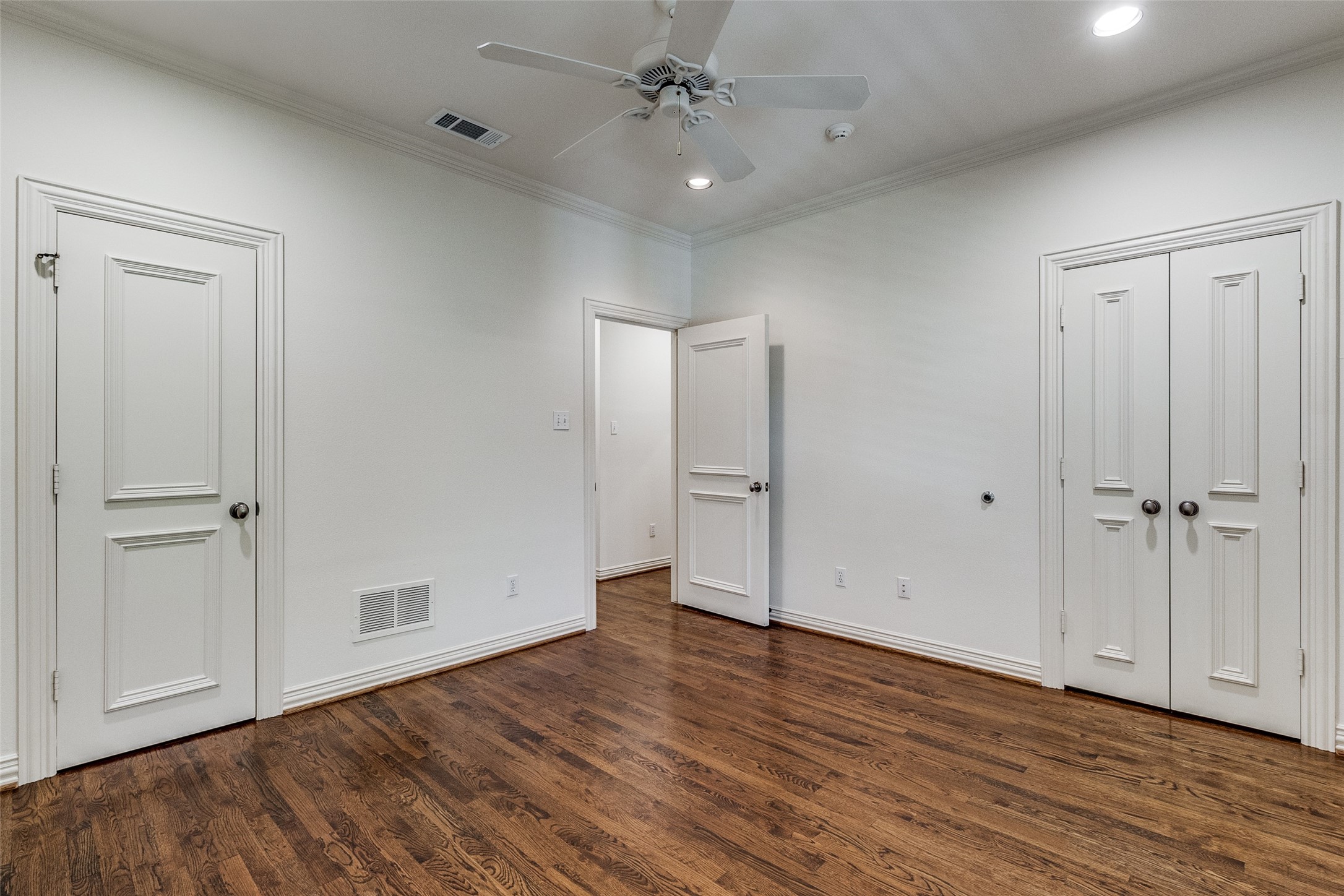 3811 Hawthorne Avenue