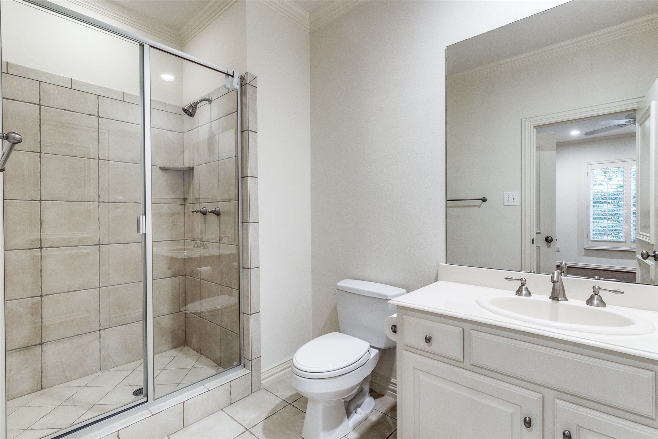 3811 Hawthorne Avenue