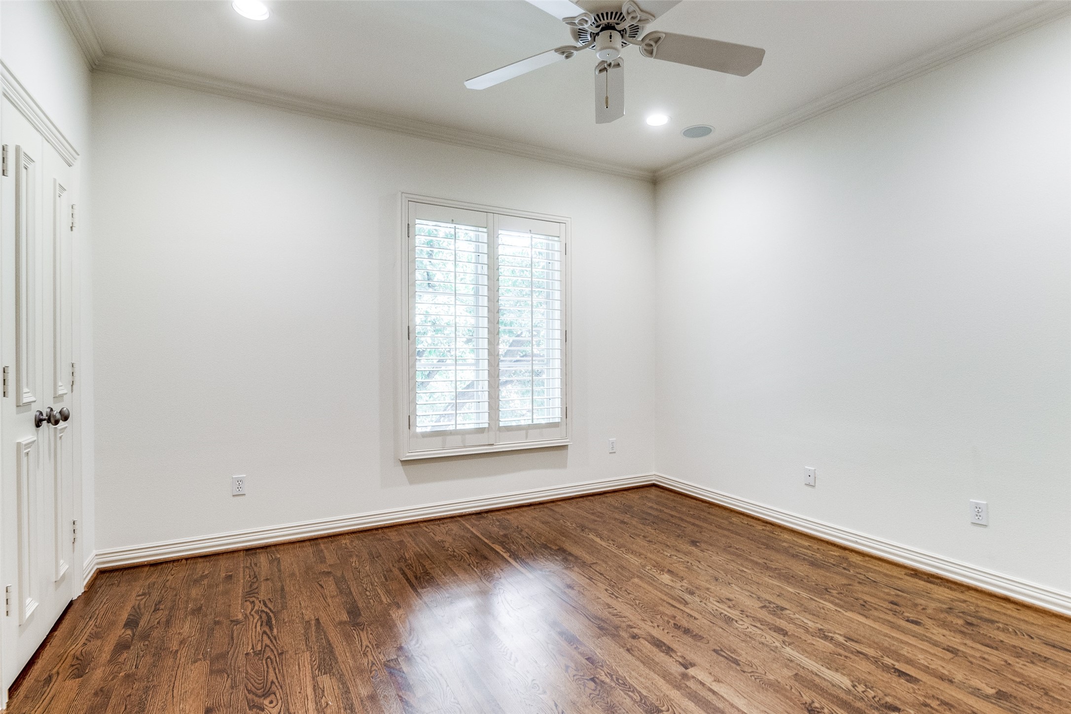 3811 Hawthorne Avenue