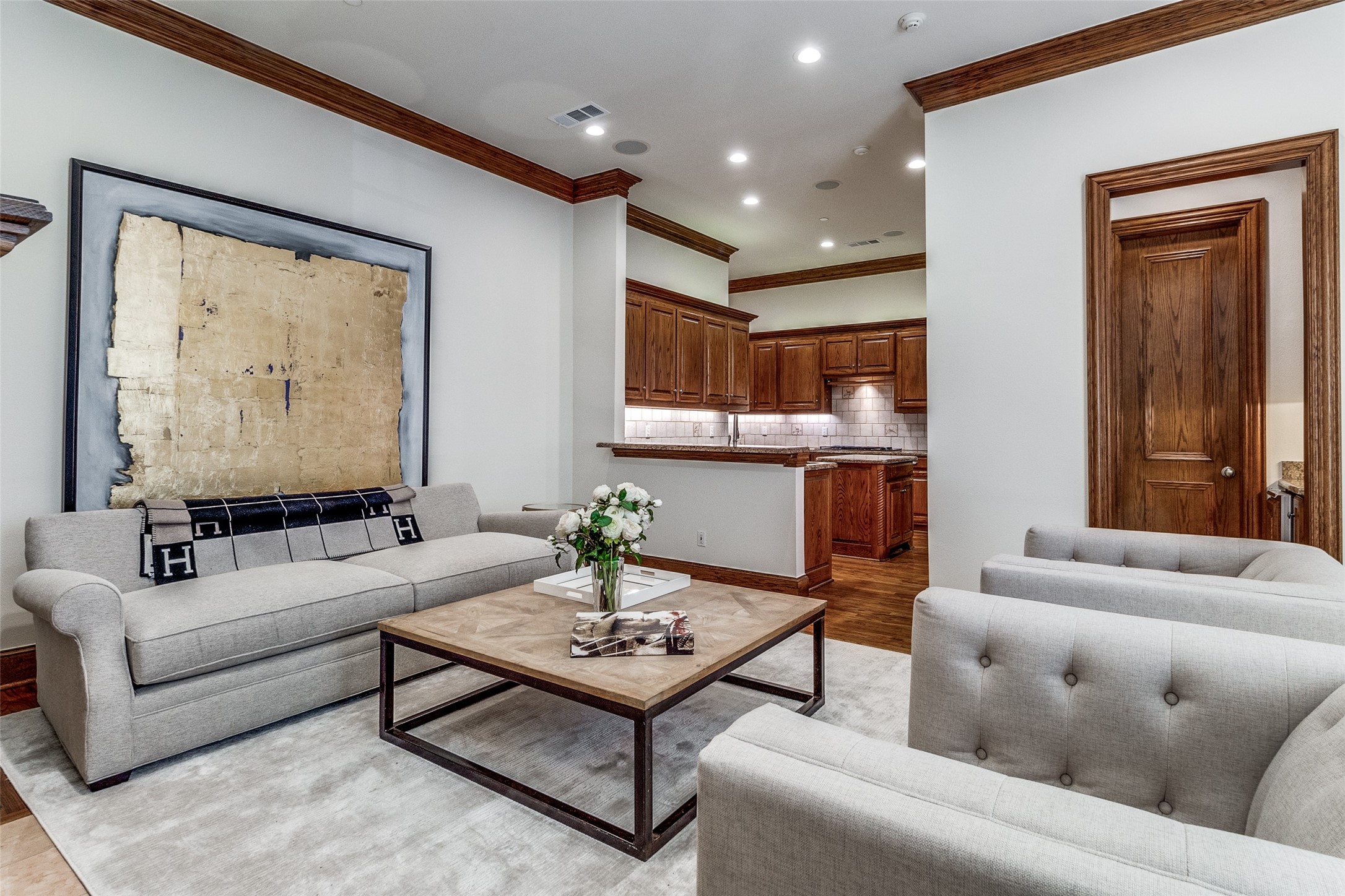 3811 Hawthorne Avenue