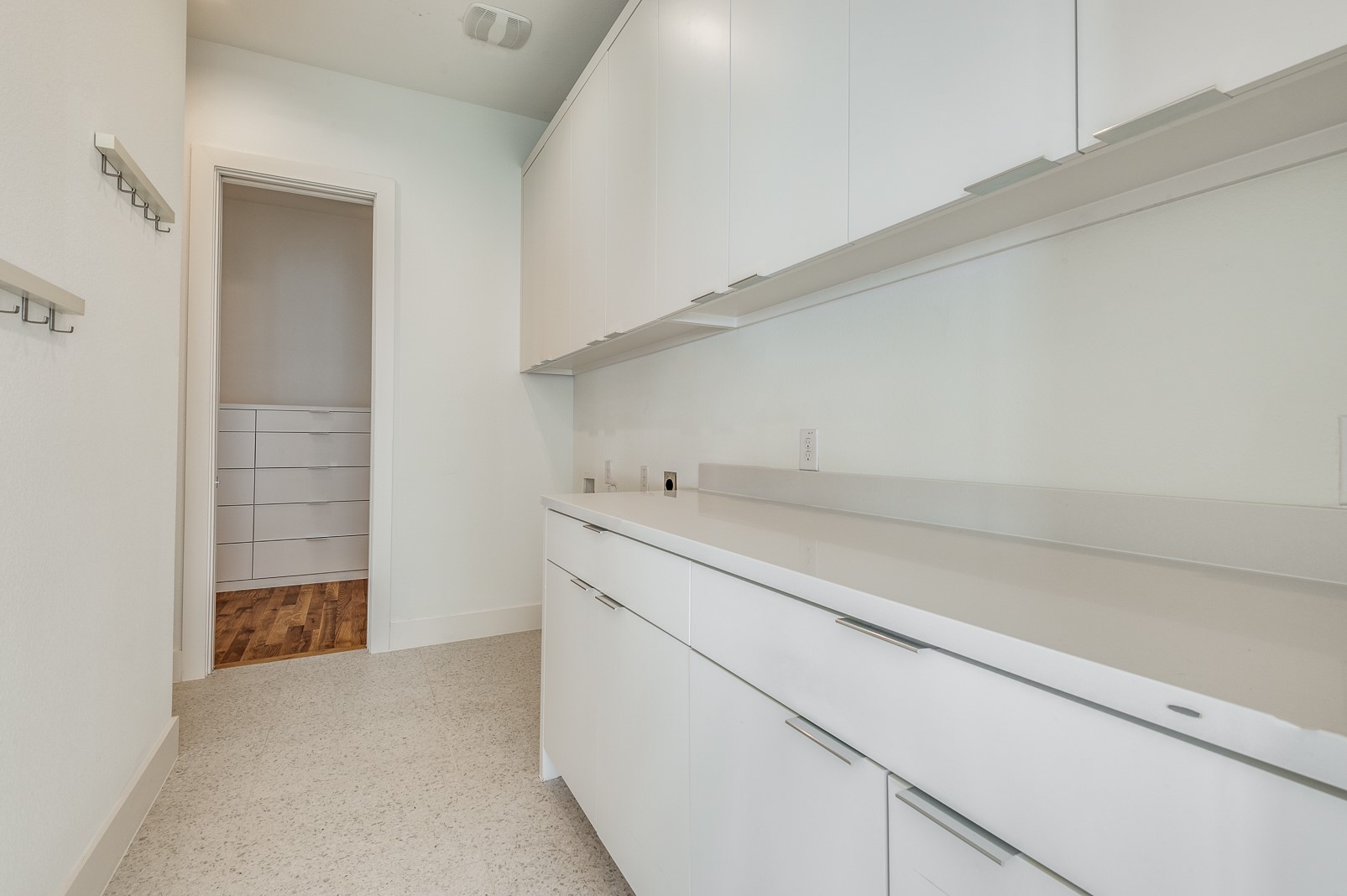 4223 Holland Avenue 104