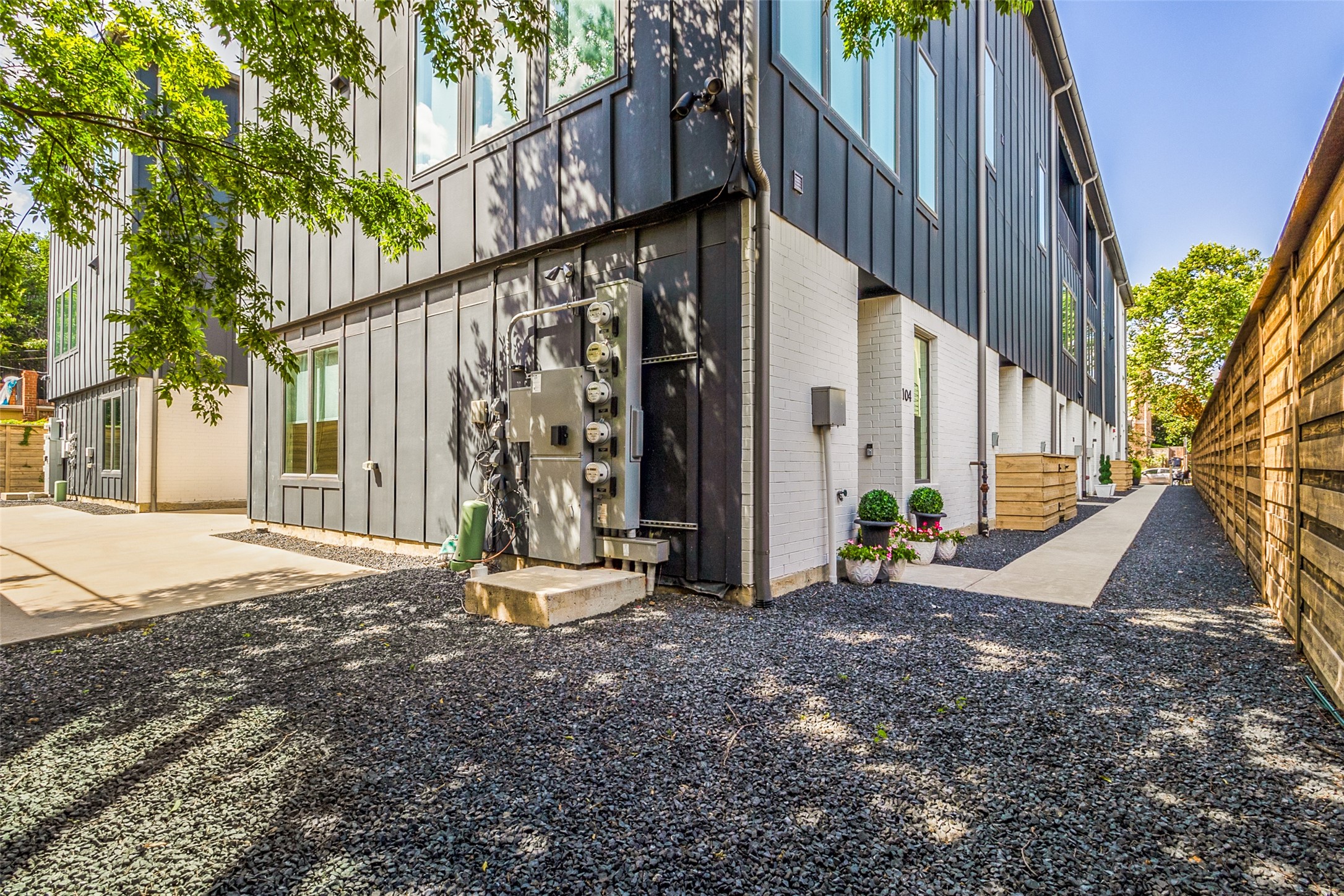 4223 Holland Avenue 104