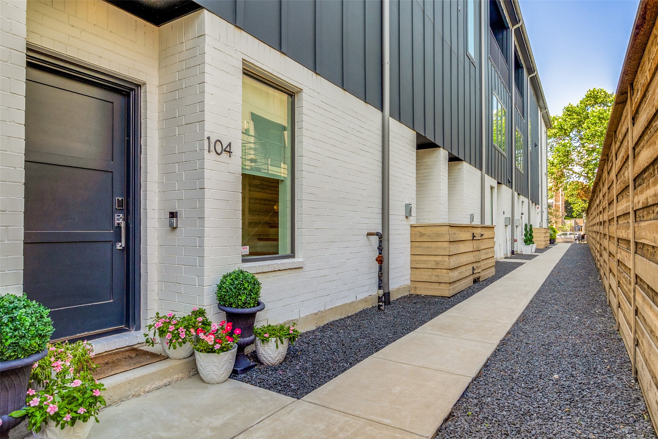 4223 Holland Avenue 104