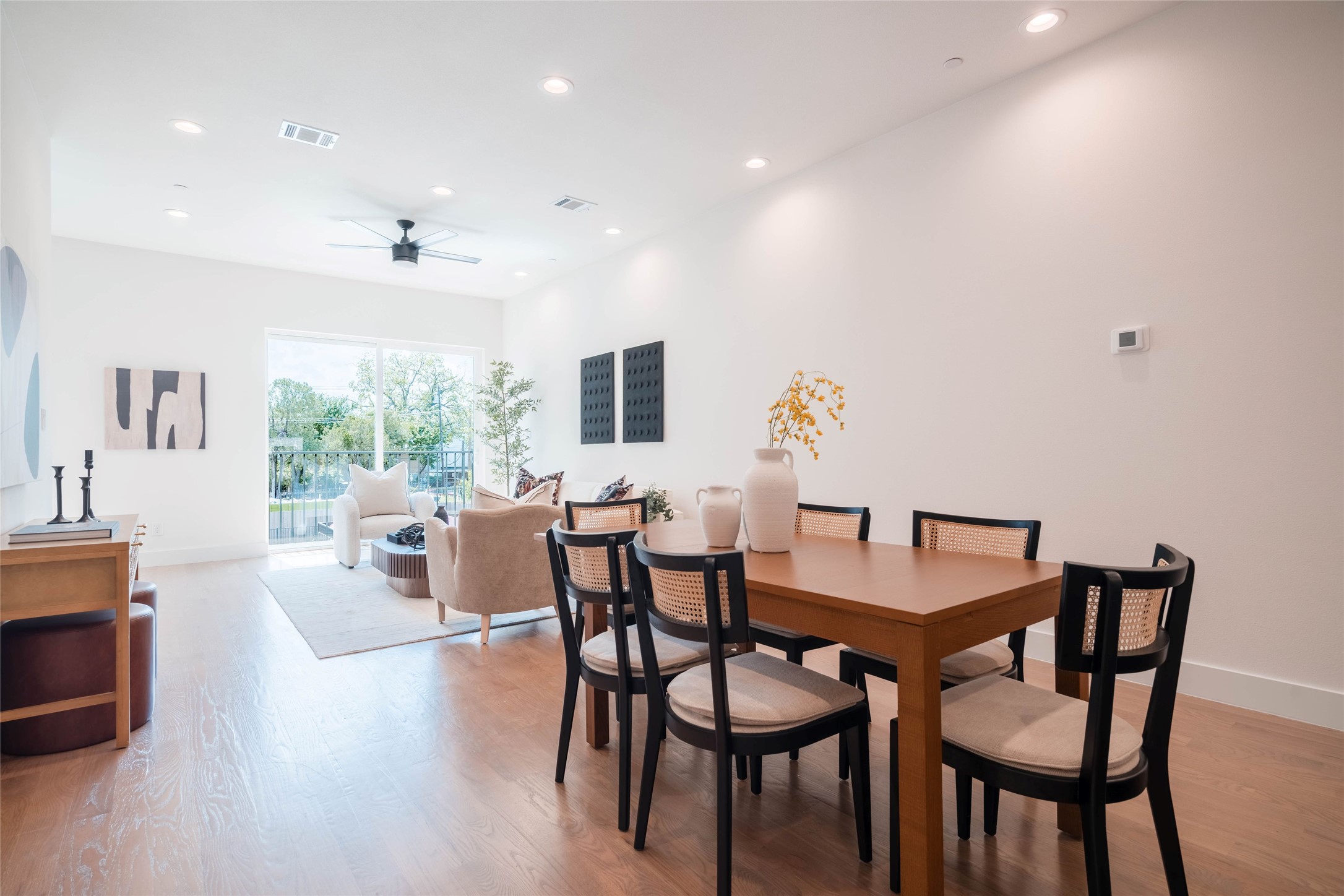 4517 Munger Avenue 106