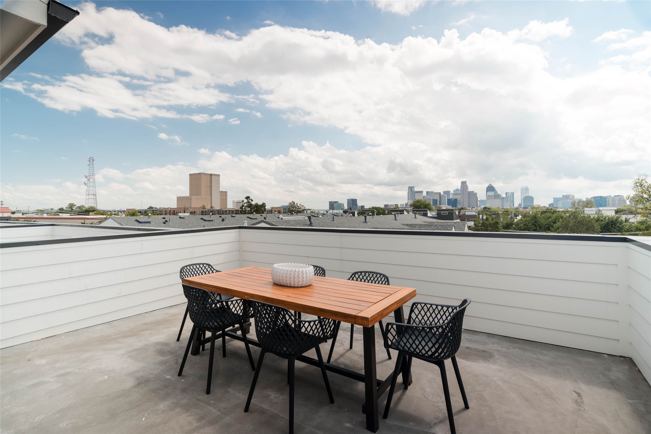 4517 Munger Avenue 106