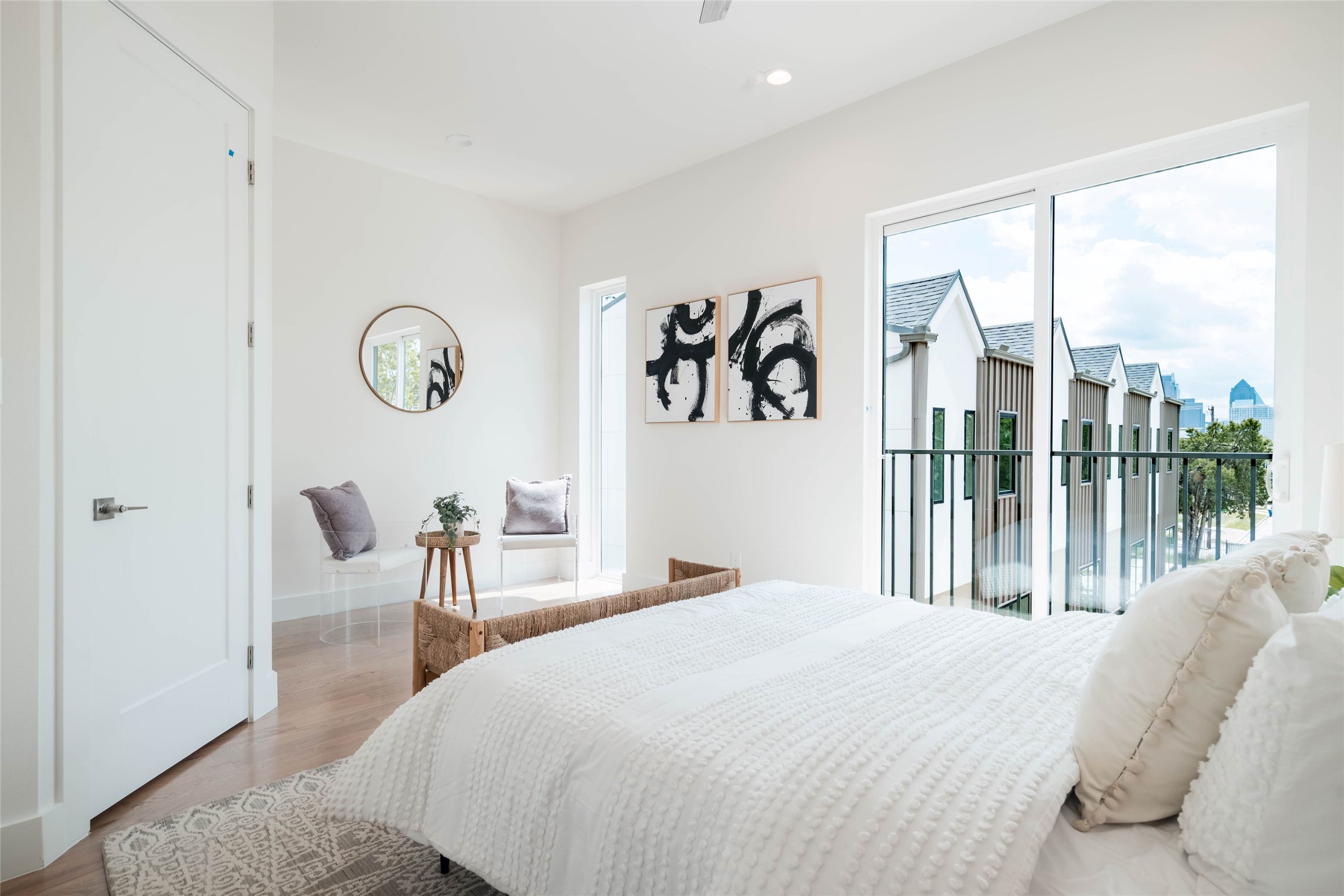 4517 Munger Avenue 106