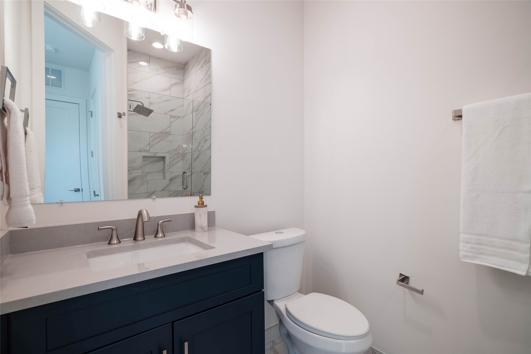 4517 Munger Avenue 106