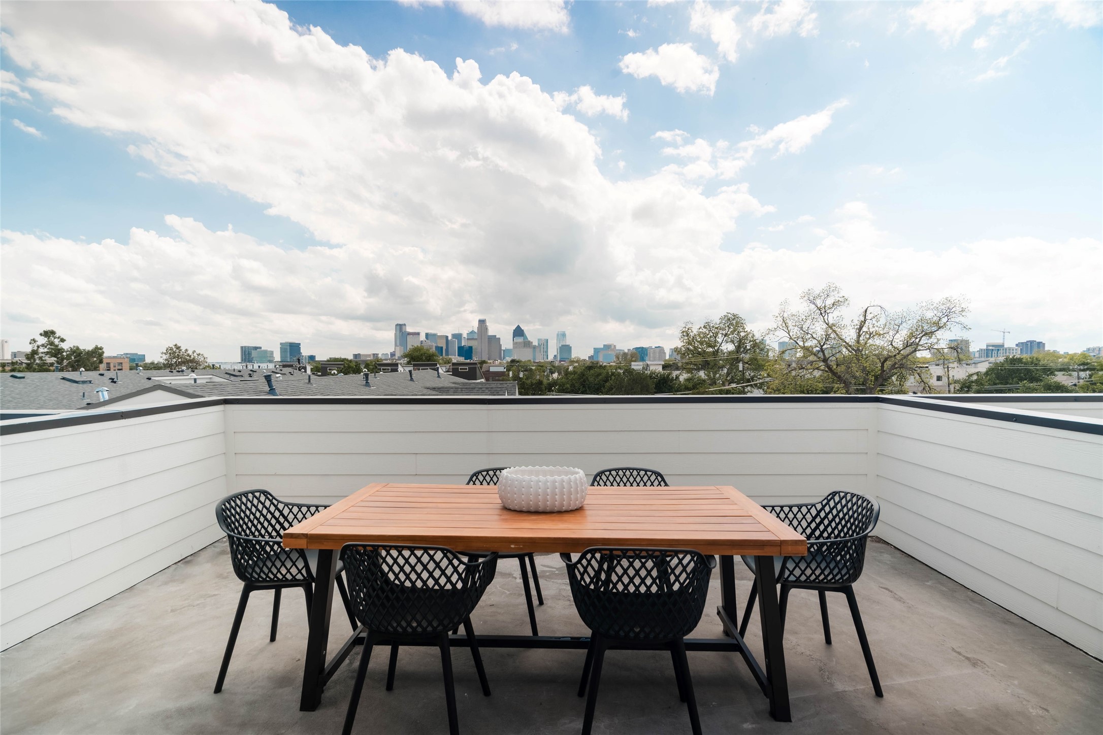 4517 Munger Avenue 106