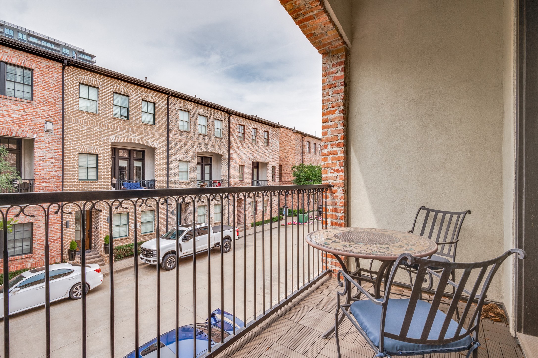 2110 Helsminster Drive
