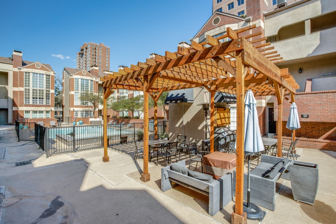 3100 Cole Avenue 203