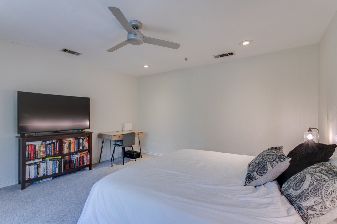 3100 Cole Avenue 203