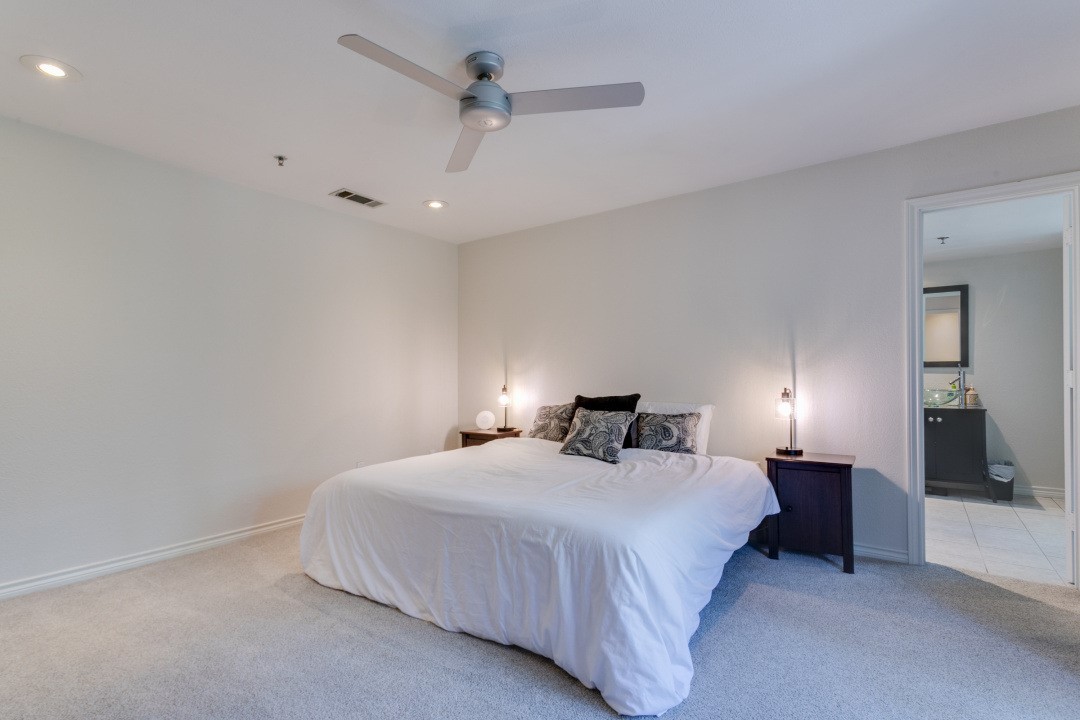 3100 Cole Avenue 203