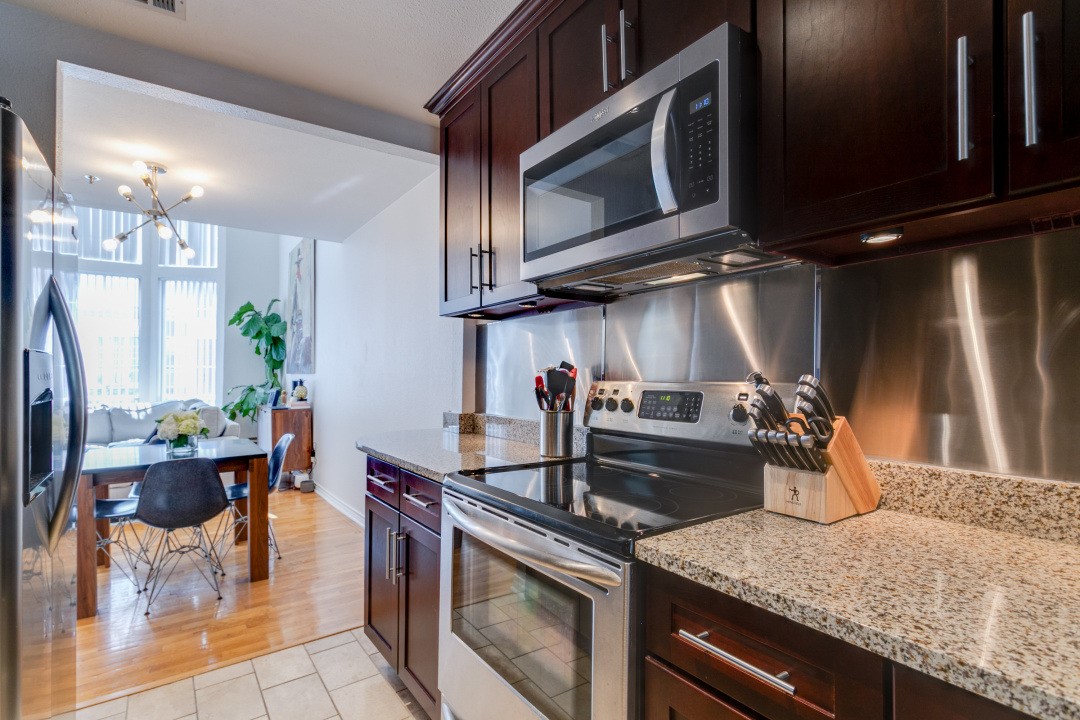 3100 Cole Avenue 203