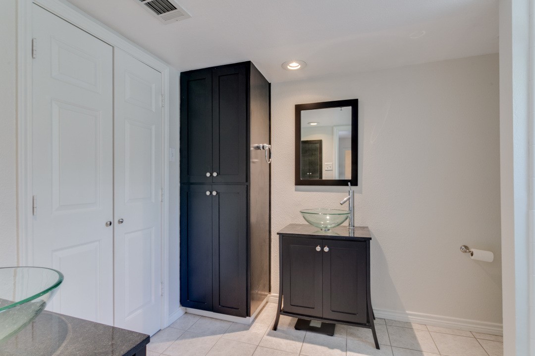 3100 Cole Avenue 203