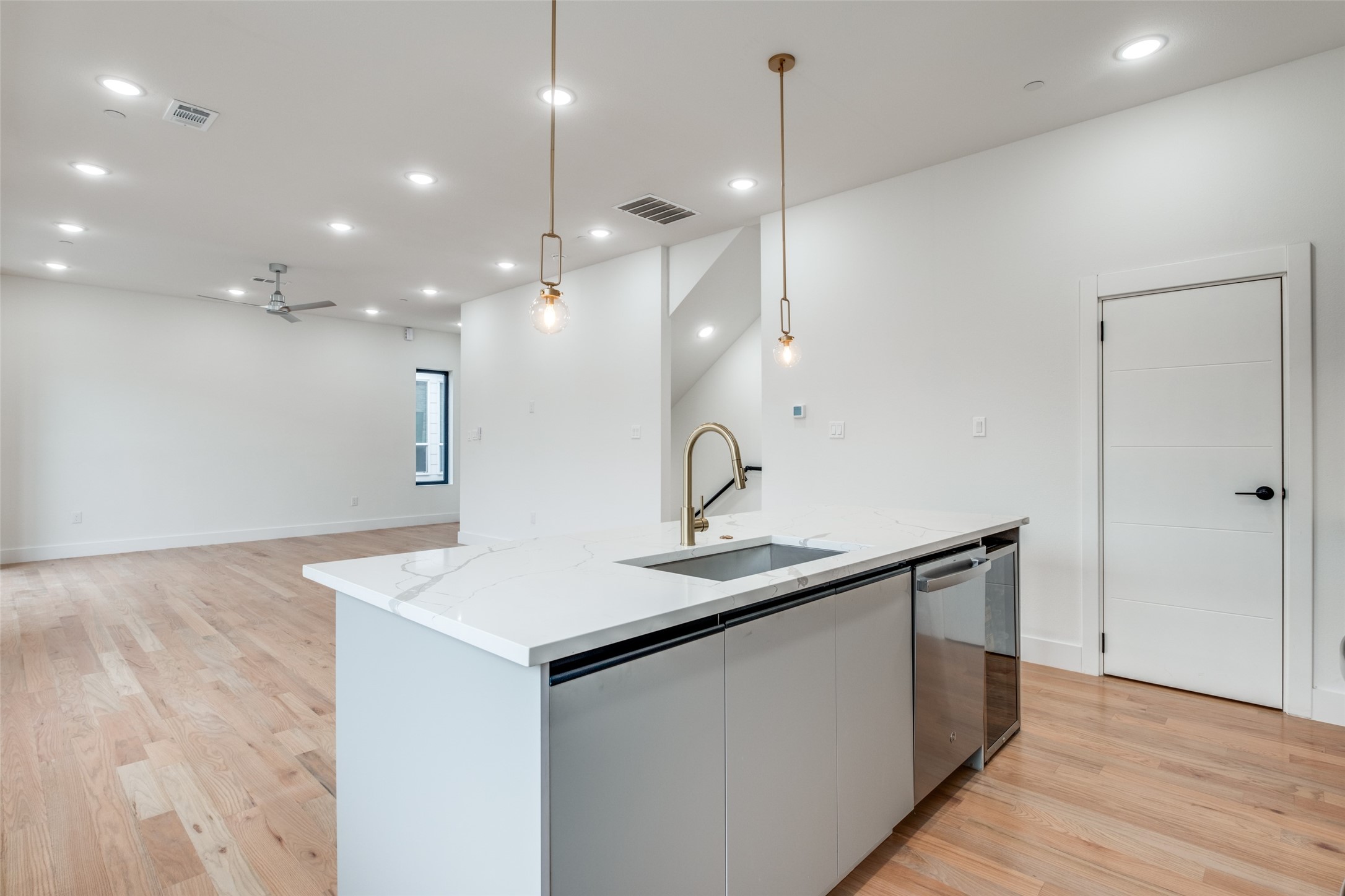 2607 Calvin Street 6