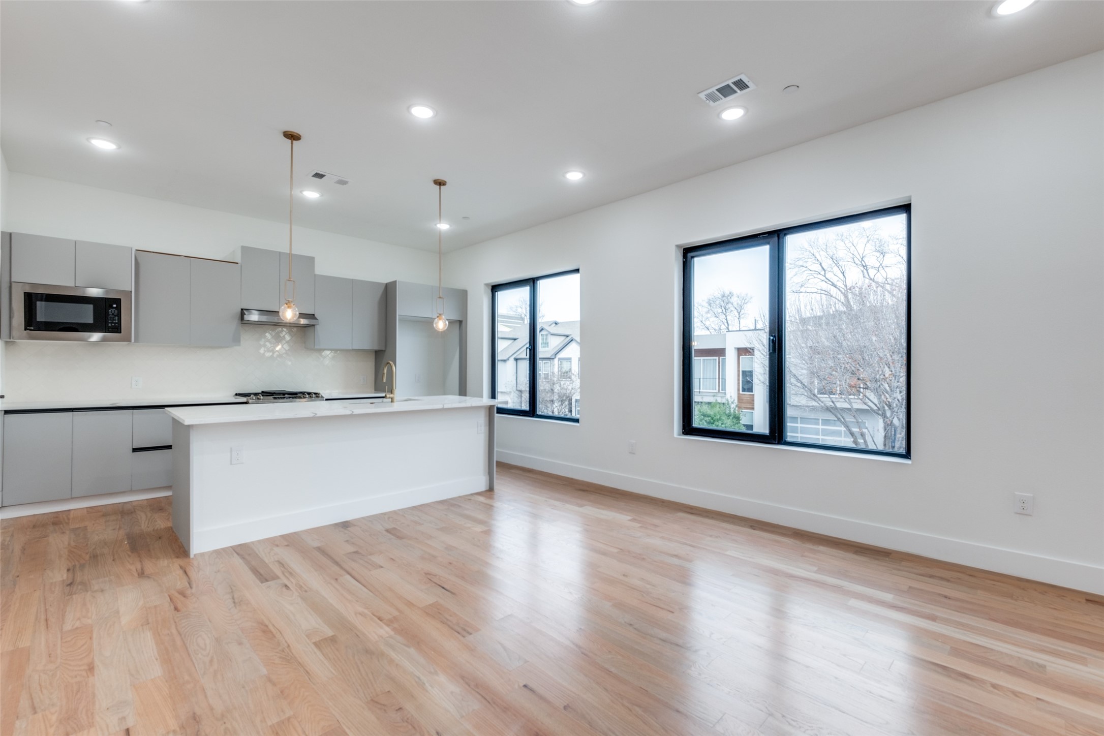 2607 Calvin Street 6
