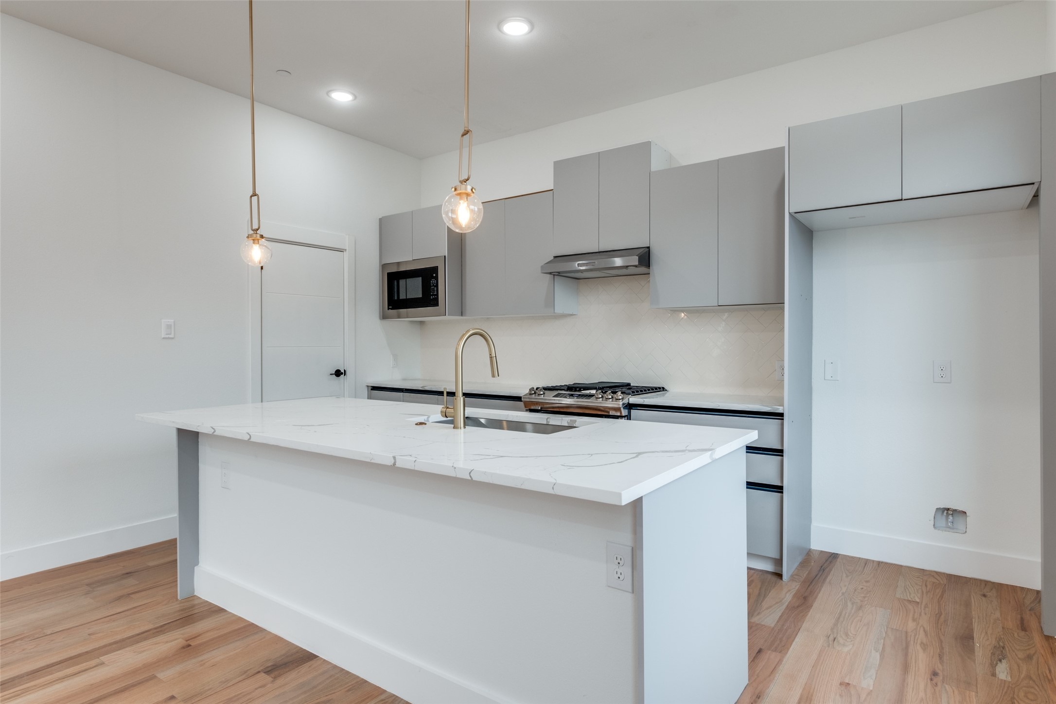 2607 Calvin Street 6