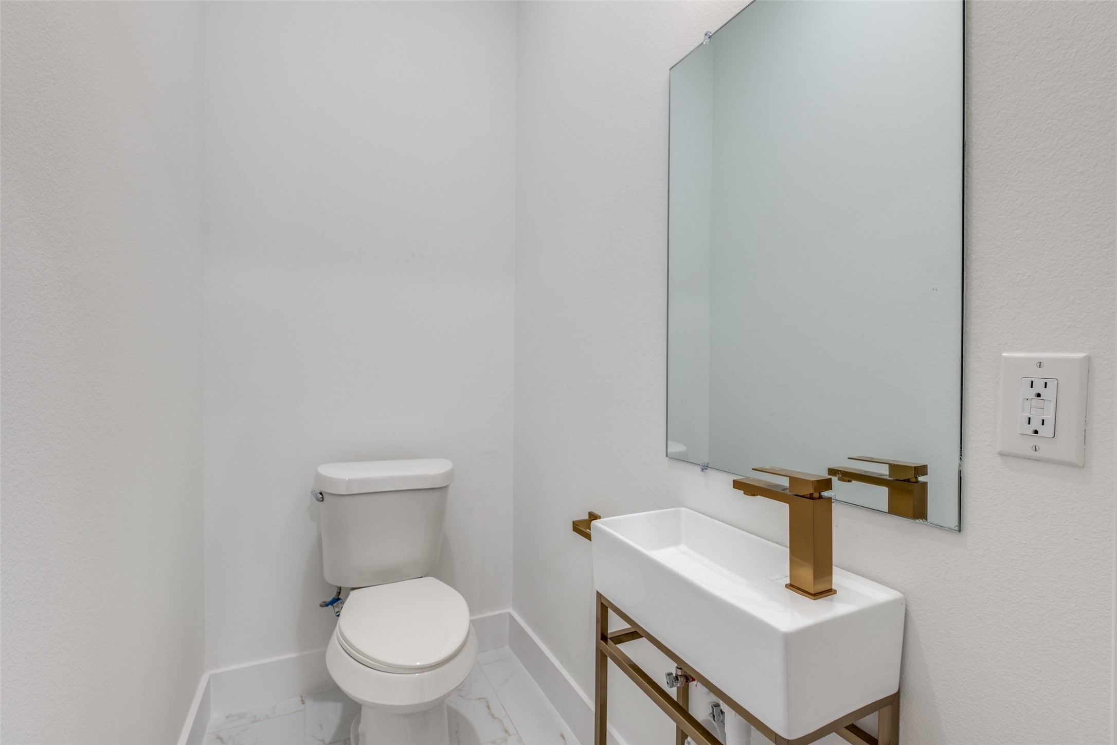 2607 Calvin Street 6