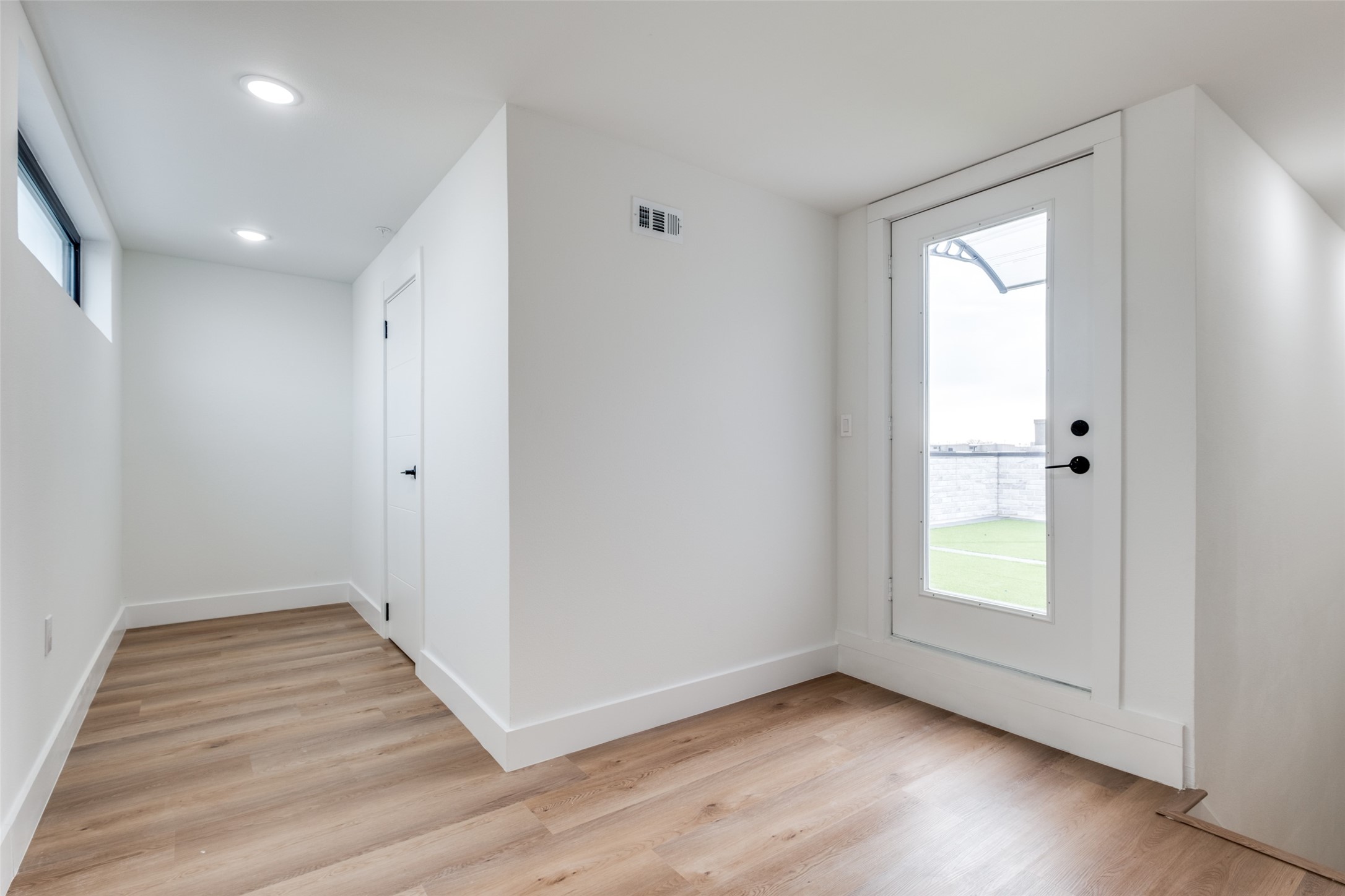 2607 Calvin Street 6