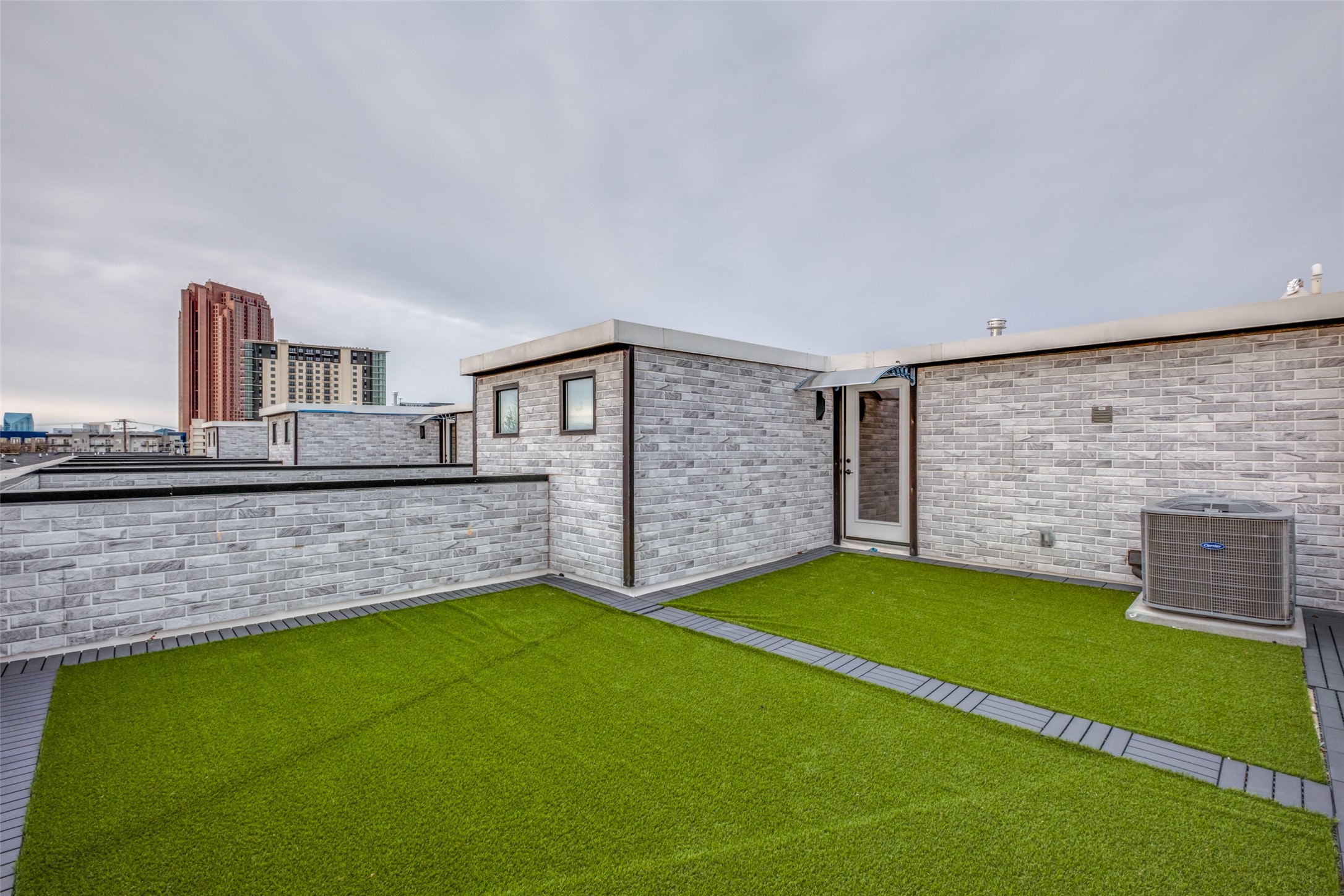 2607 Calvin Street 6