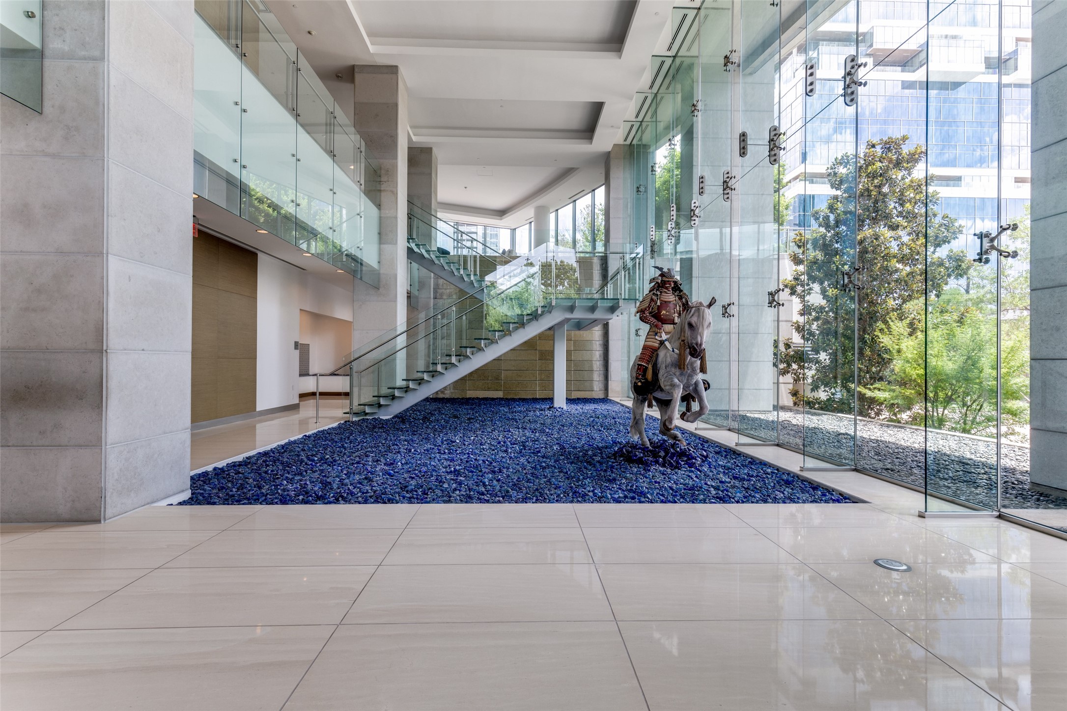 2900 Mckinnon Street 1204