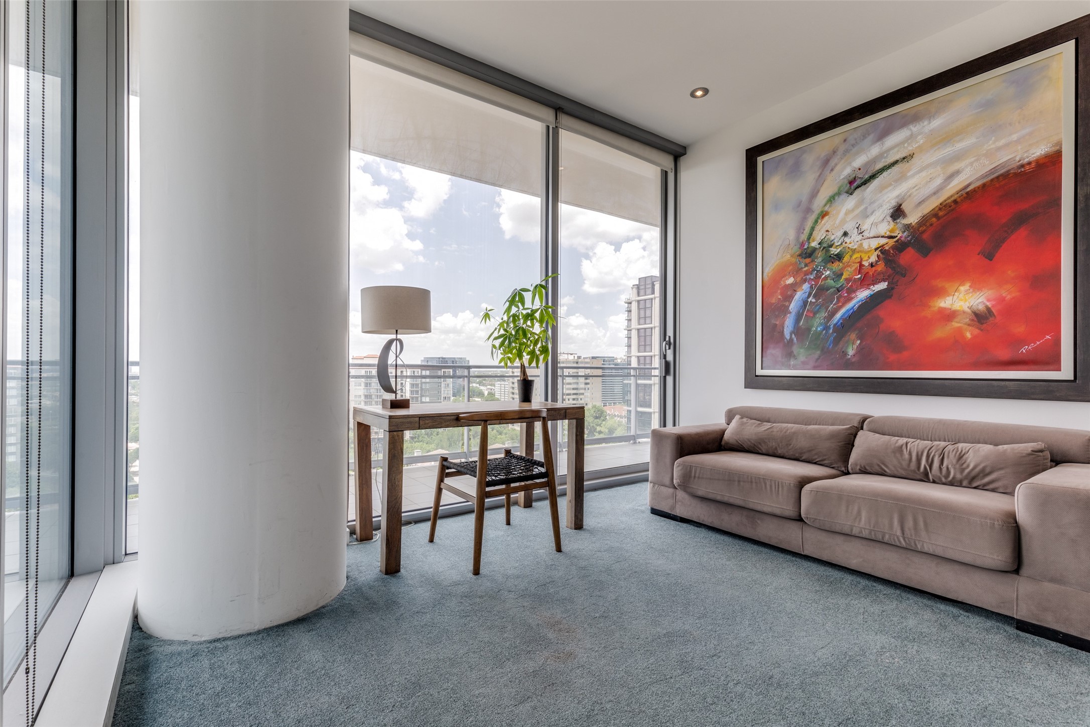 2900 Mckinnon Street 1204