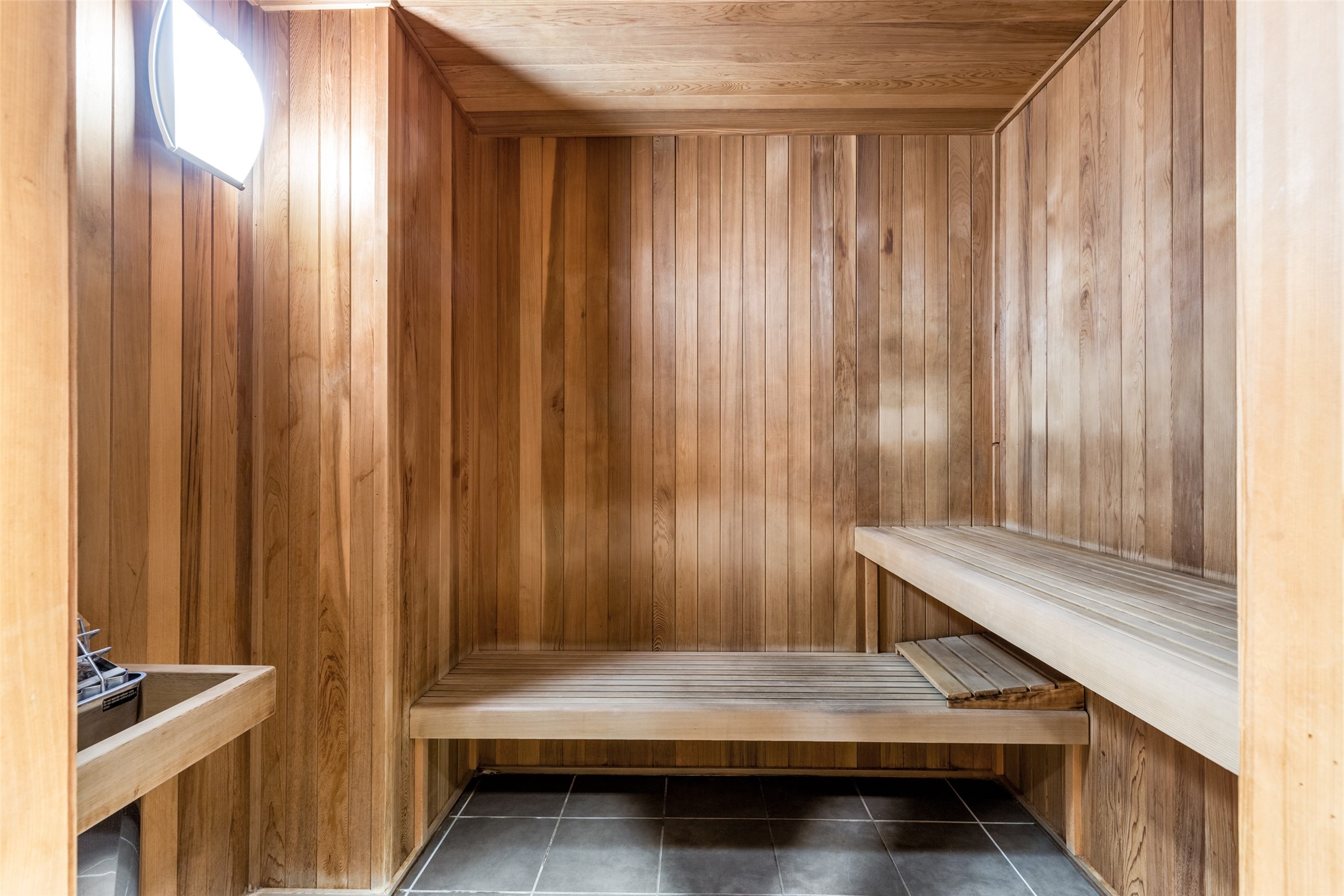 2900 Mckinnon Street 1204