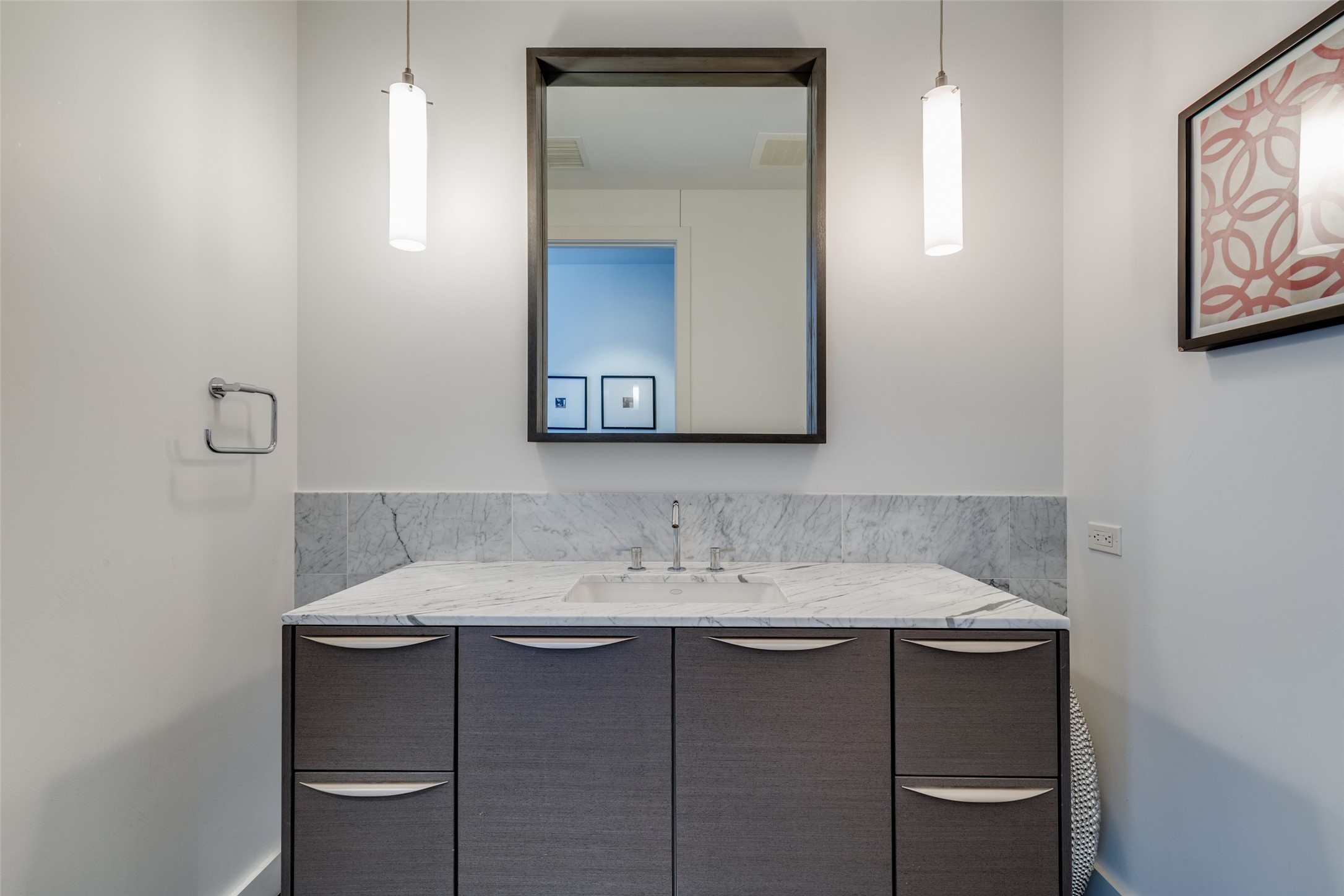 2900 Mckinnon Street 1204