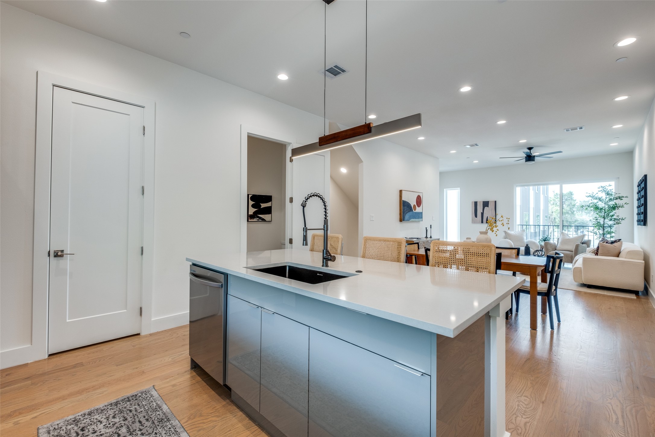 4517 Munger Avenue 107