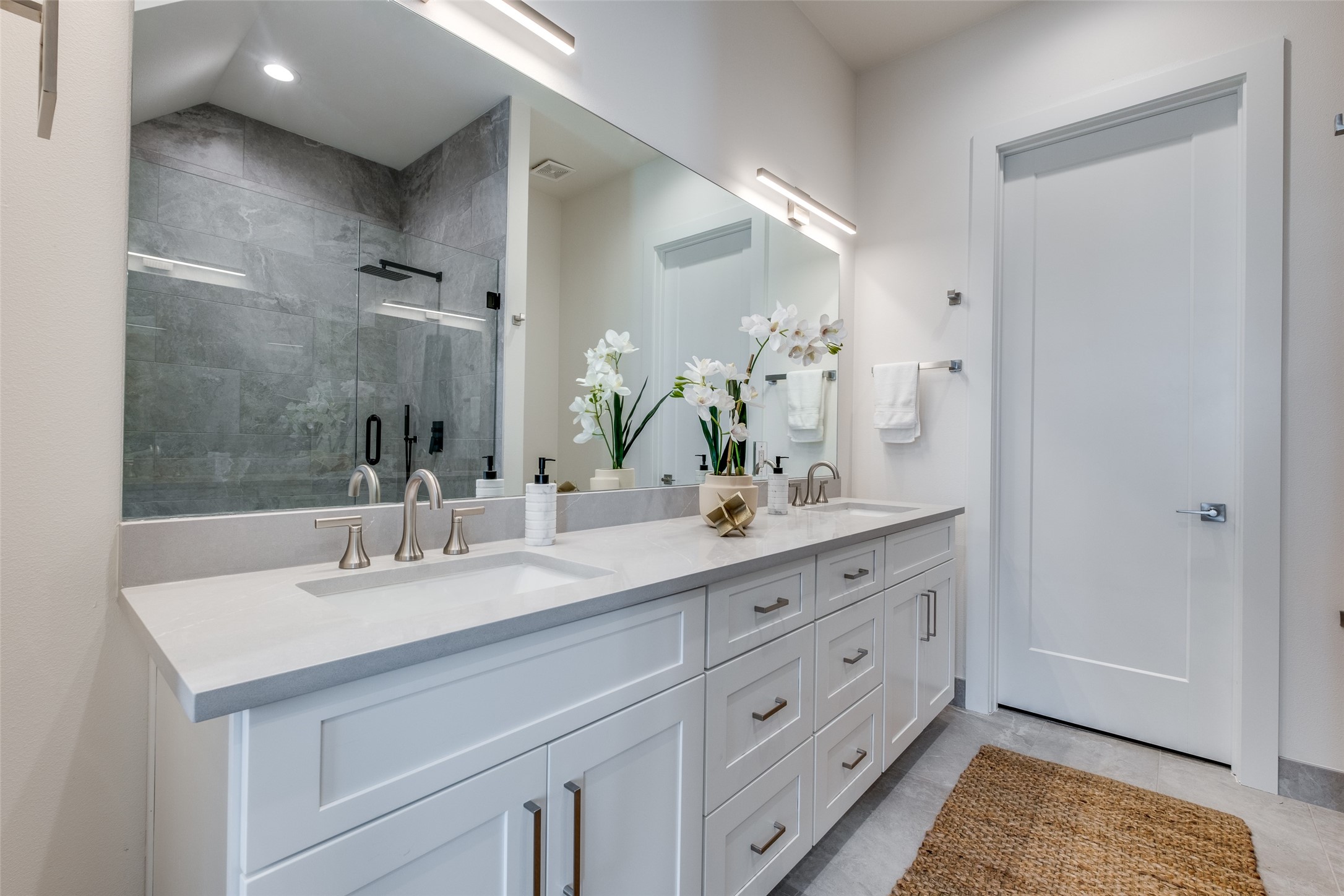 4517 Munger Avenue 107