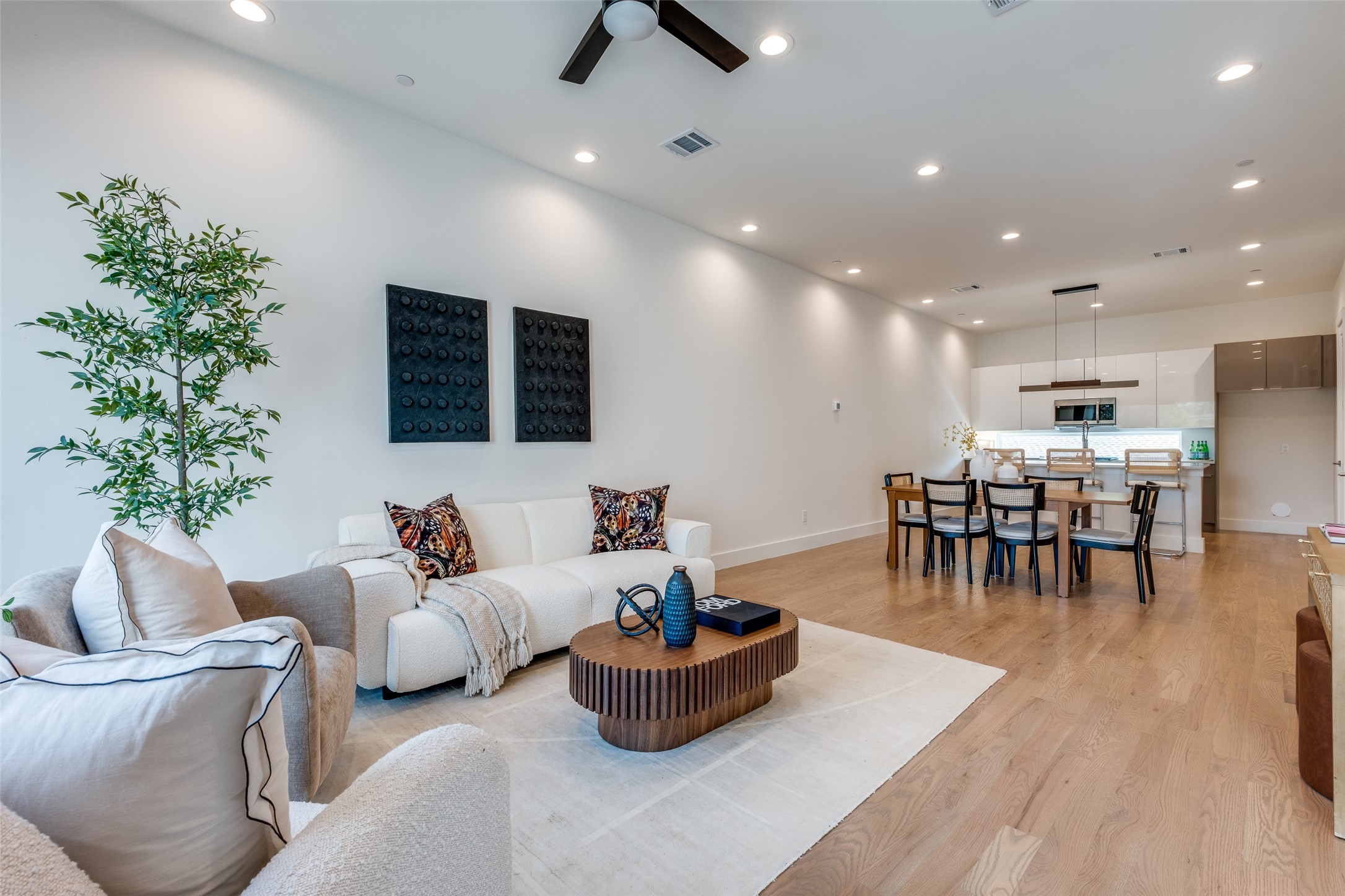 4517 Munger Avenue 107