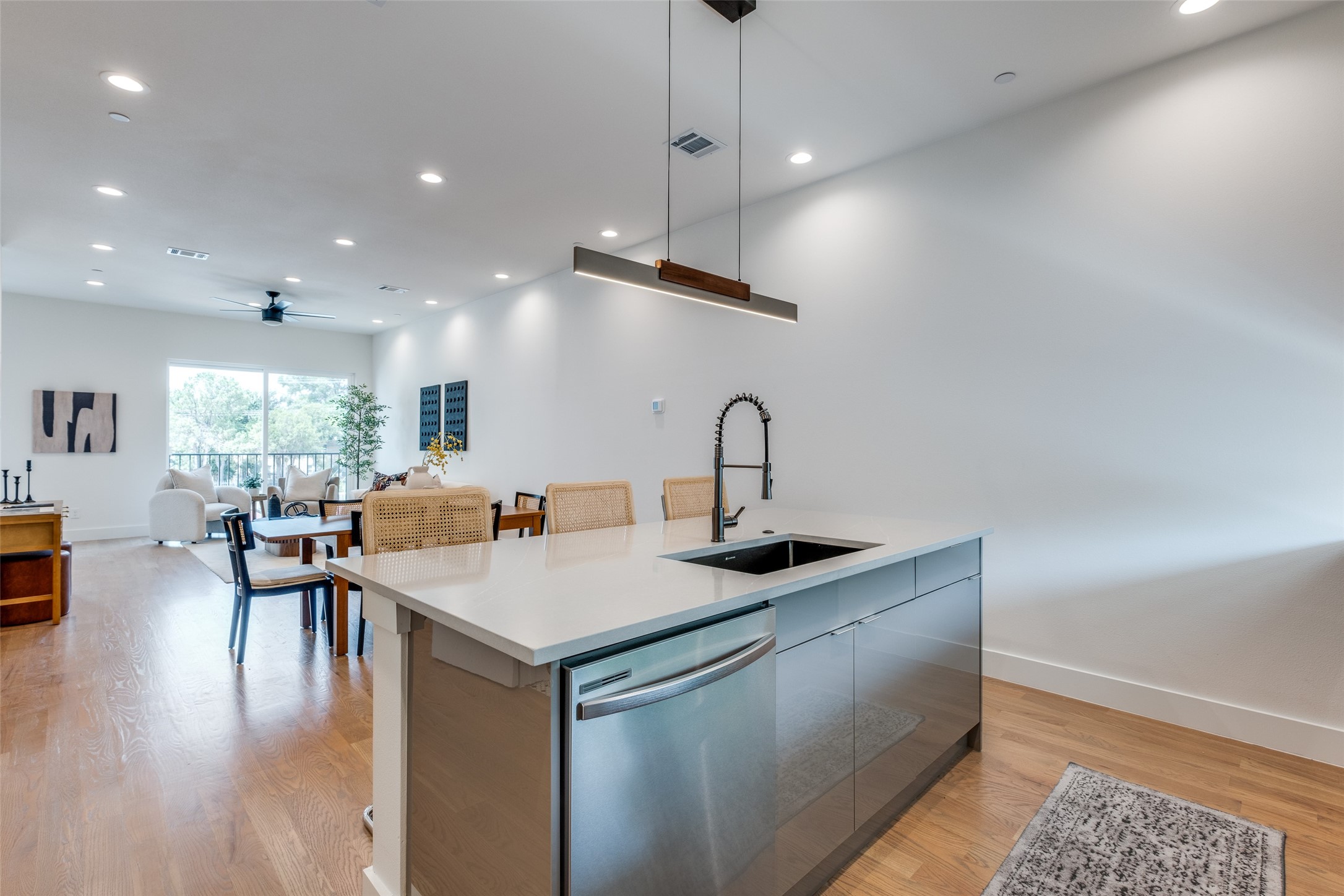 4517 Munger Avenue 107