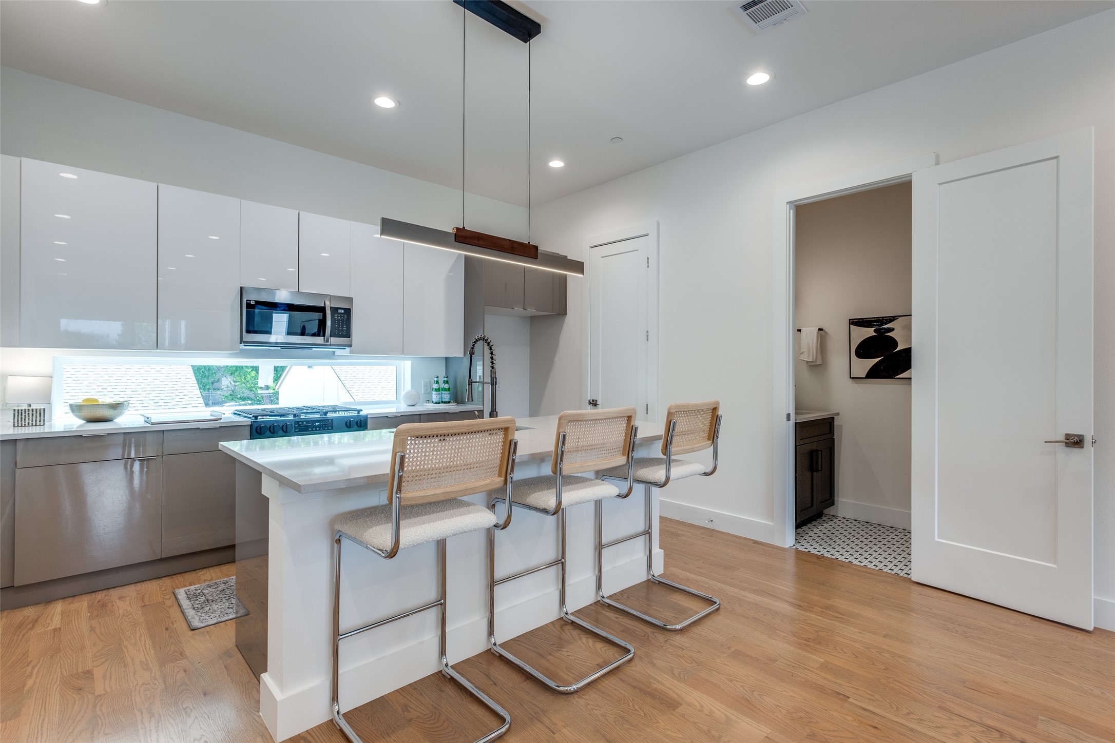 4517 Munger Avenue 107