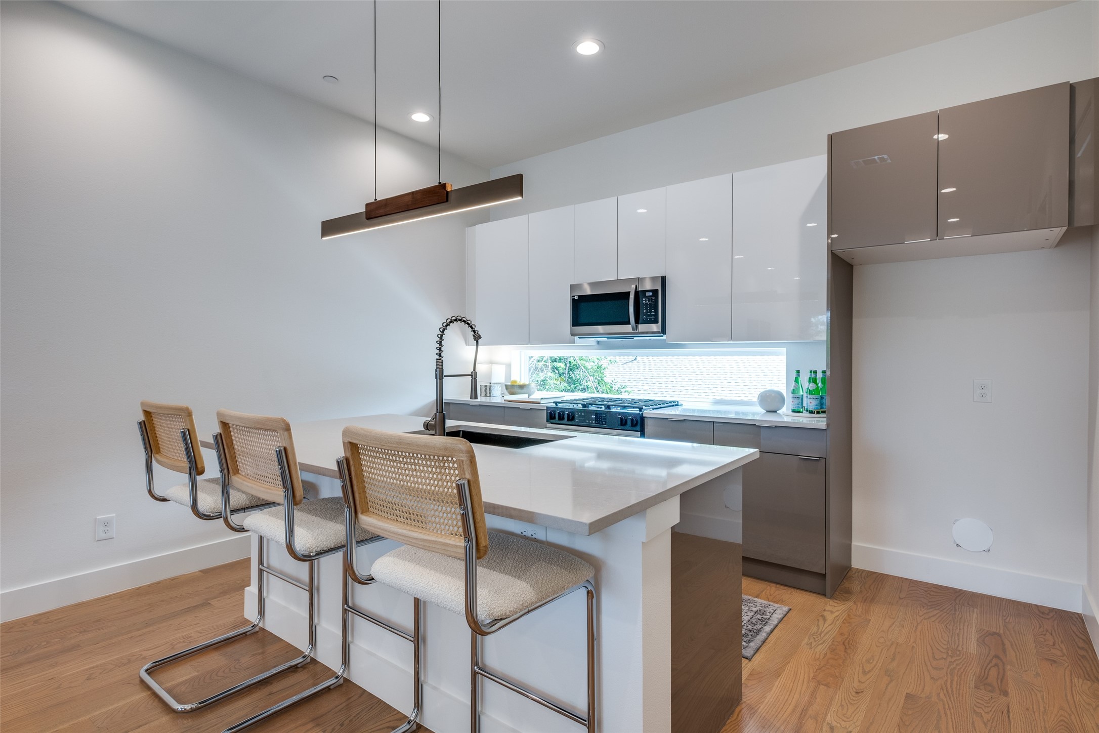 4517 Munger Avenue 107