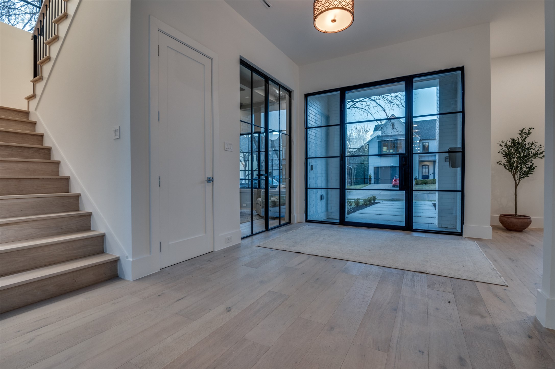4910 W Hanover Avenue
