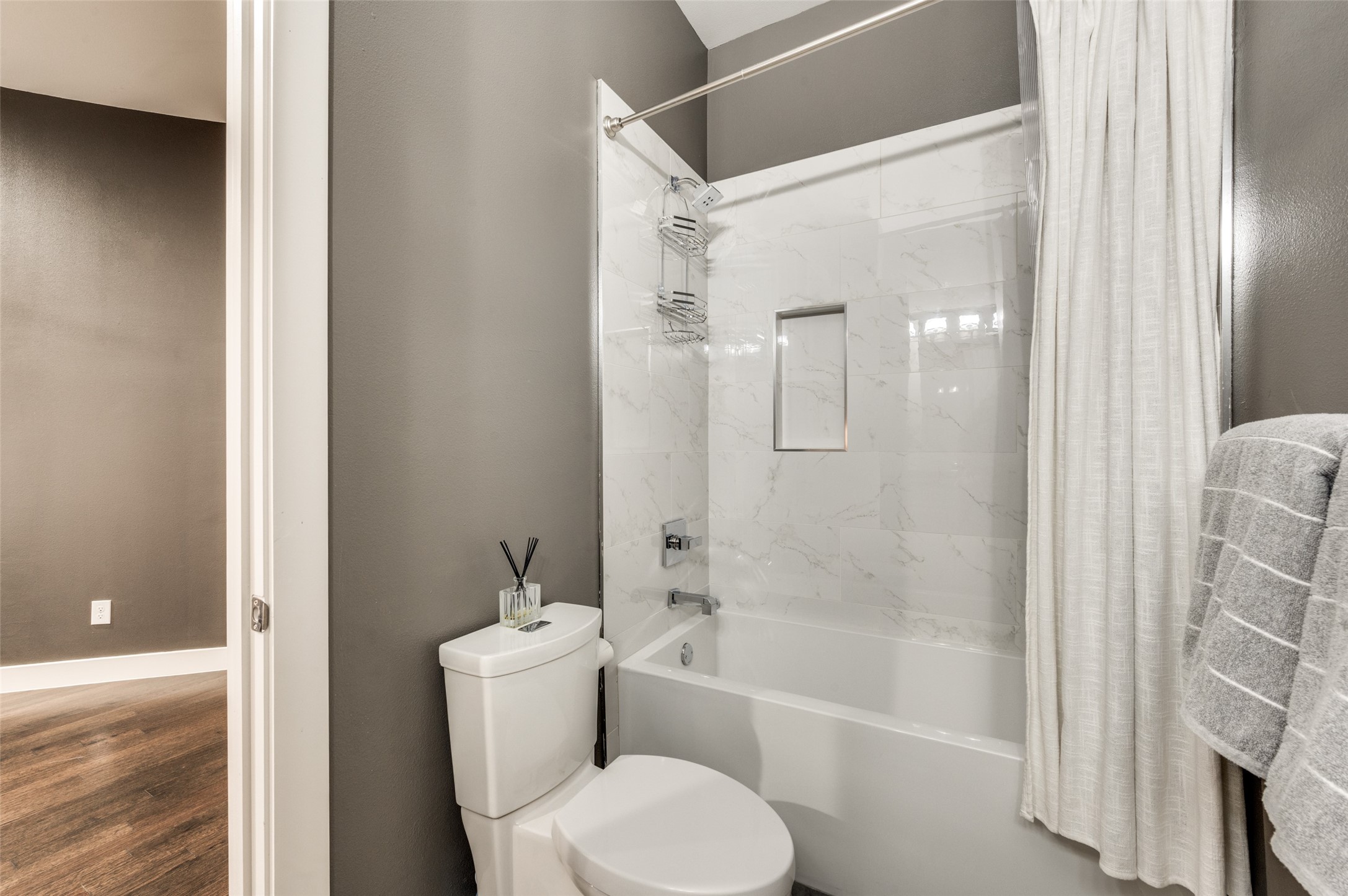 3815 Throckmorton Street