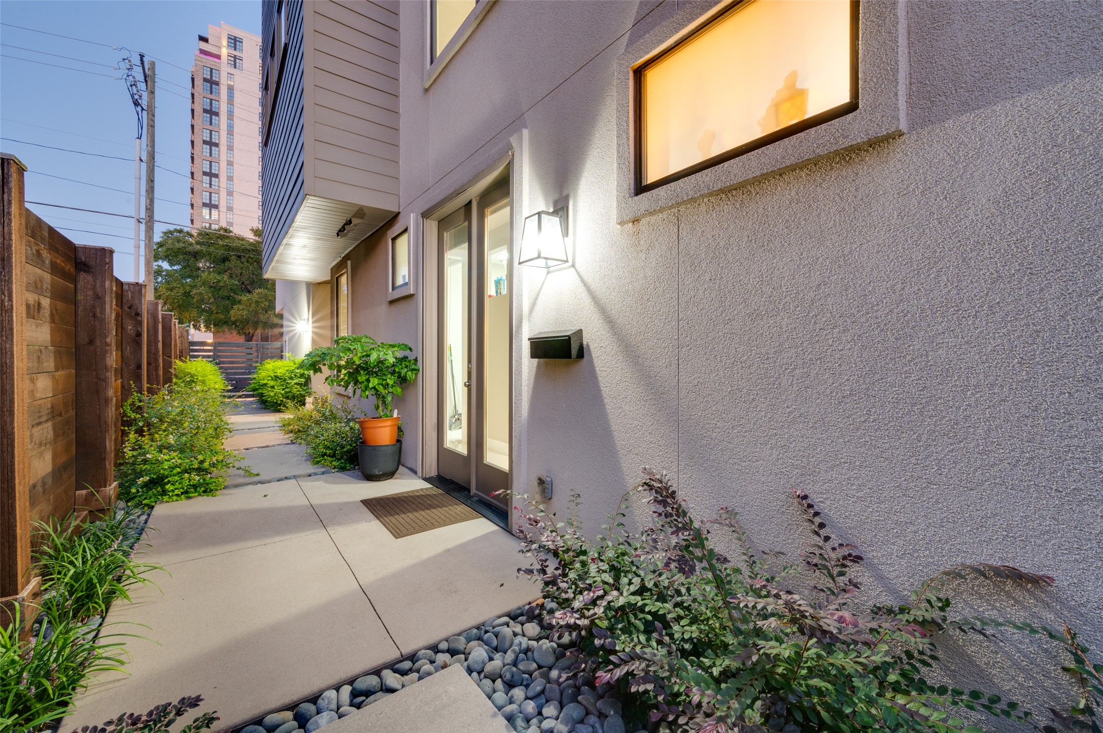 3815 Throckmorton Street