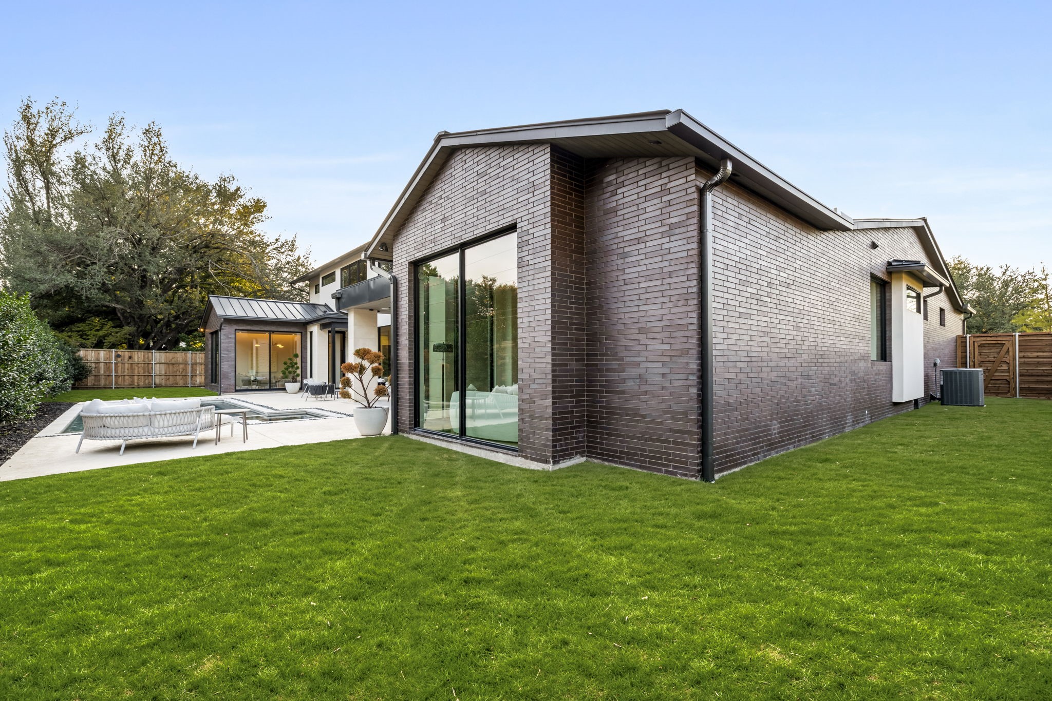 4242 Reaumur Drive