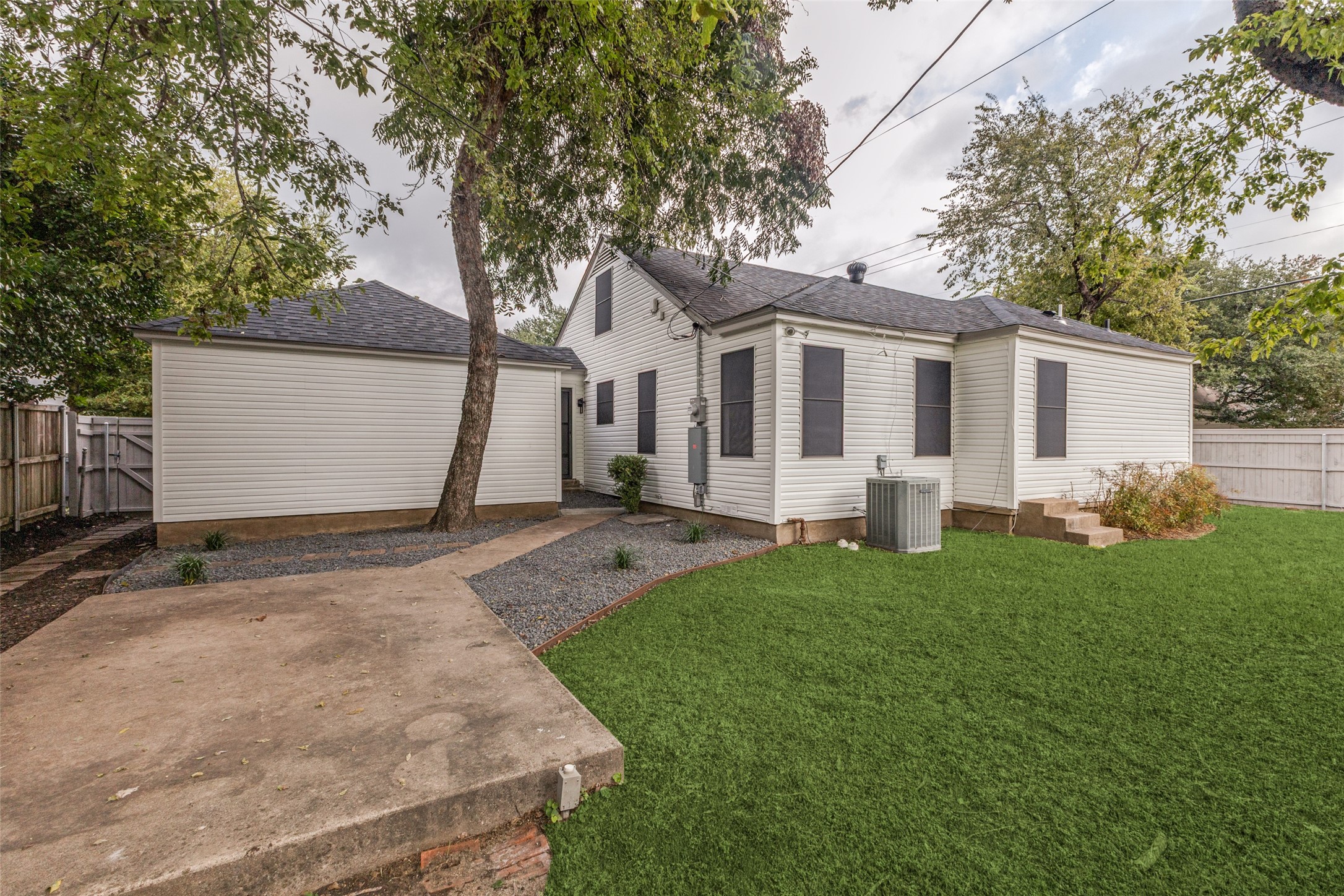 5848 Kenwoods Avenue