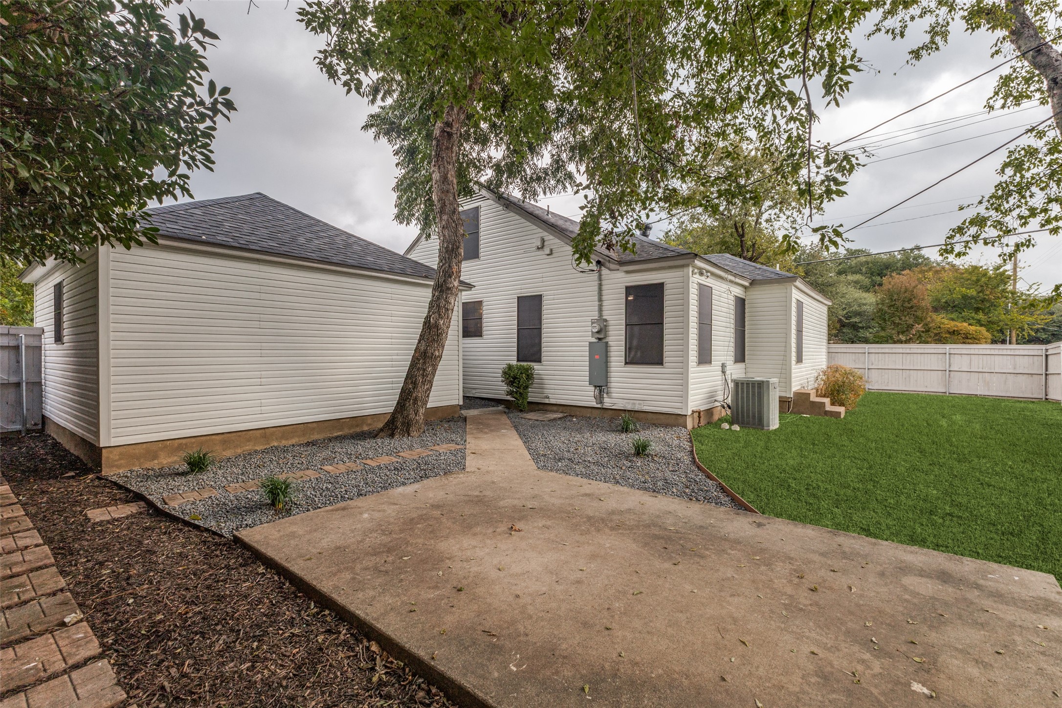 5848 Kenwoods Avenue