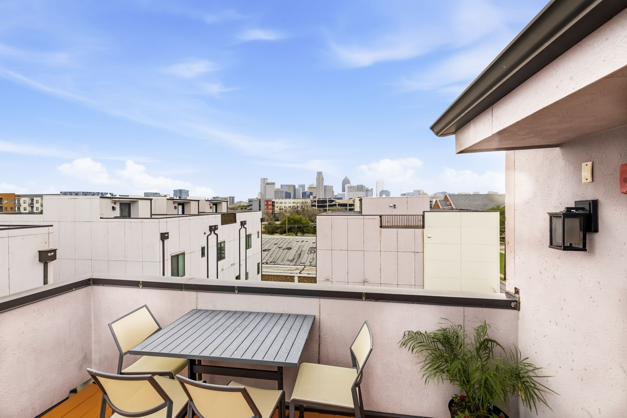 3816 Roseland Avenue B100