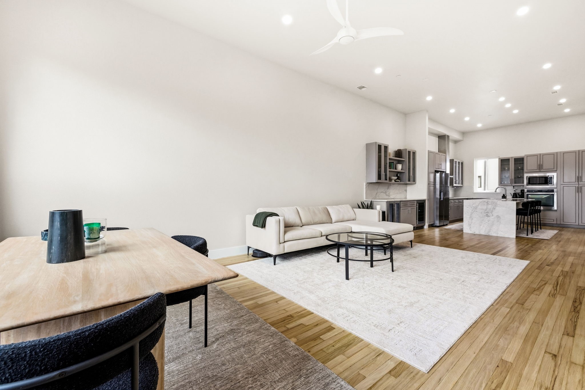 3816 Roseland Avenue B100