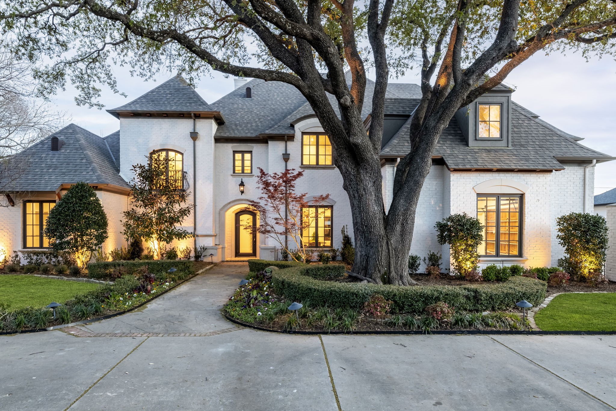 5724 Caladium Drive