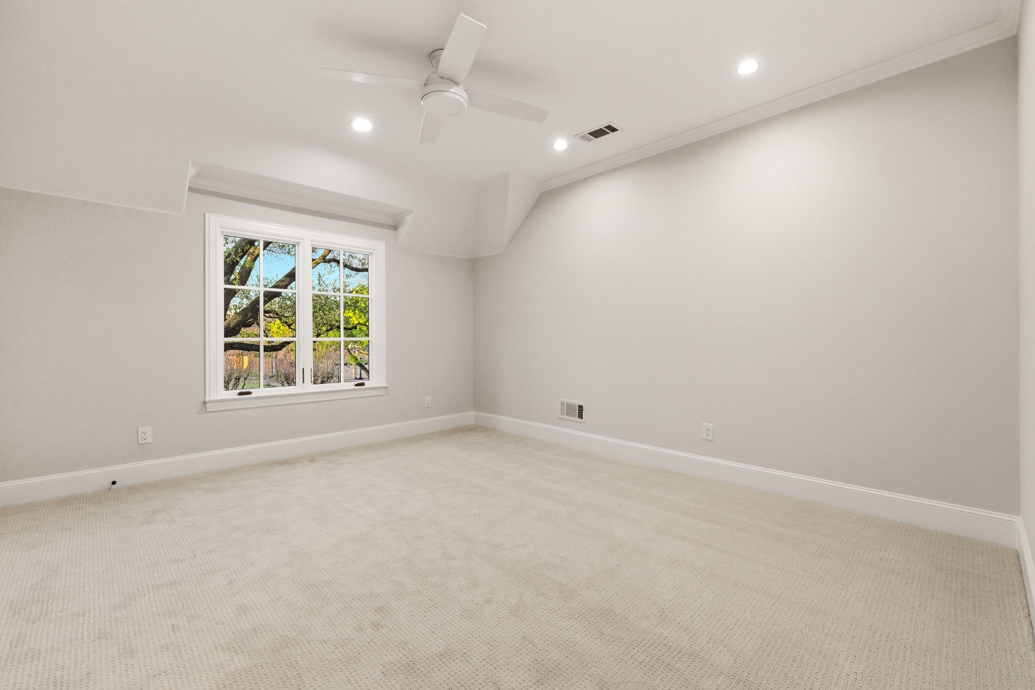 5724 Caladium Drive