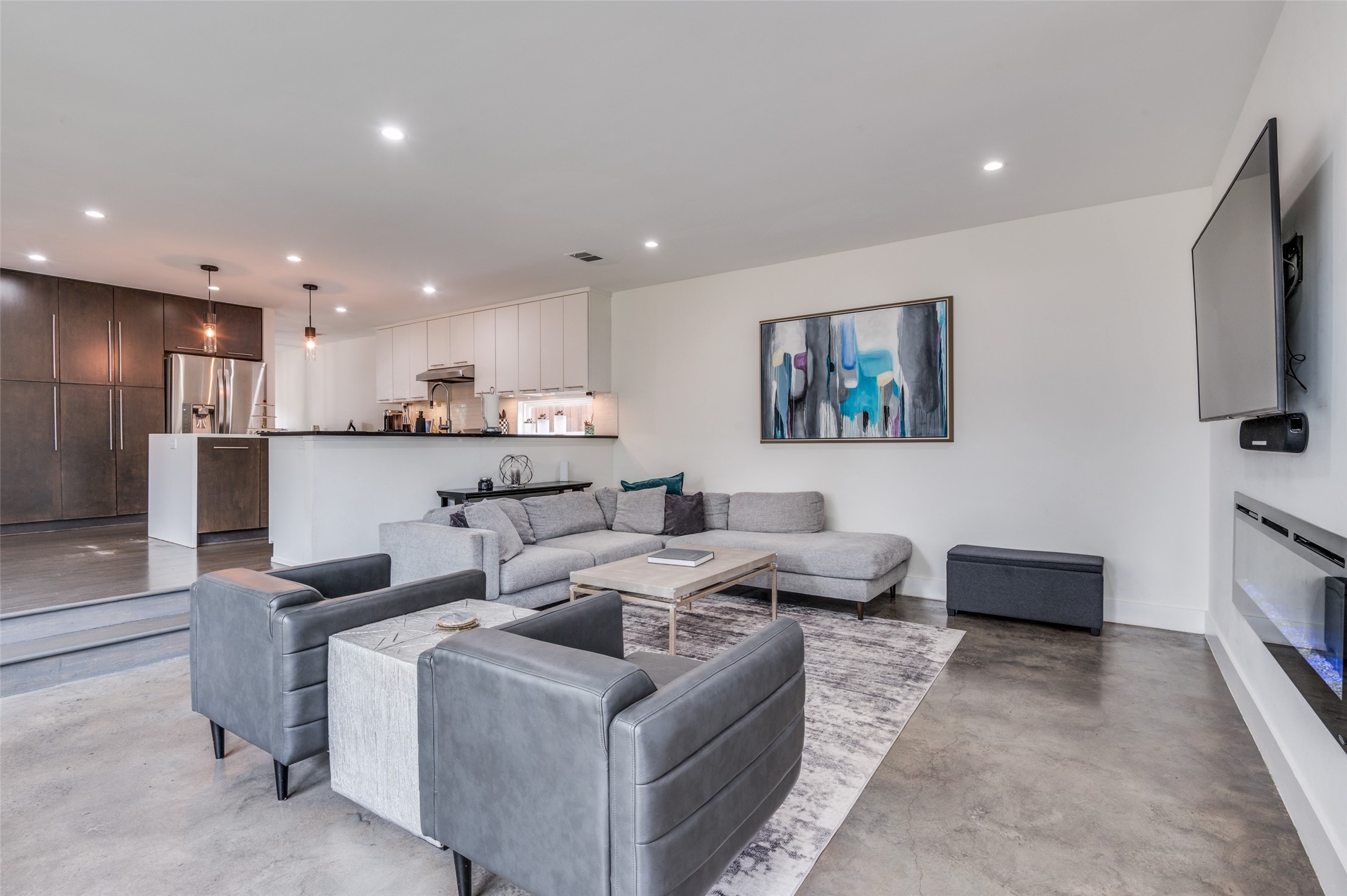 4015 Lively Lane