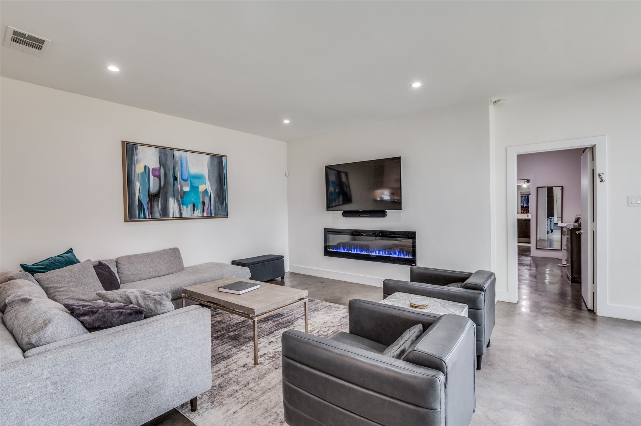 4015 Lively Lane