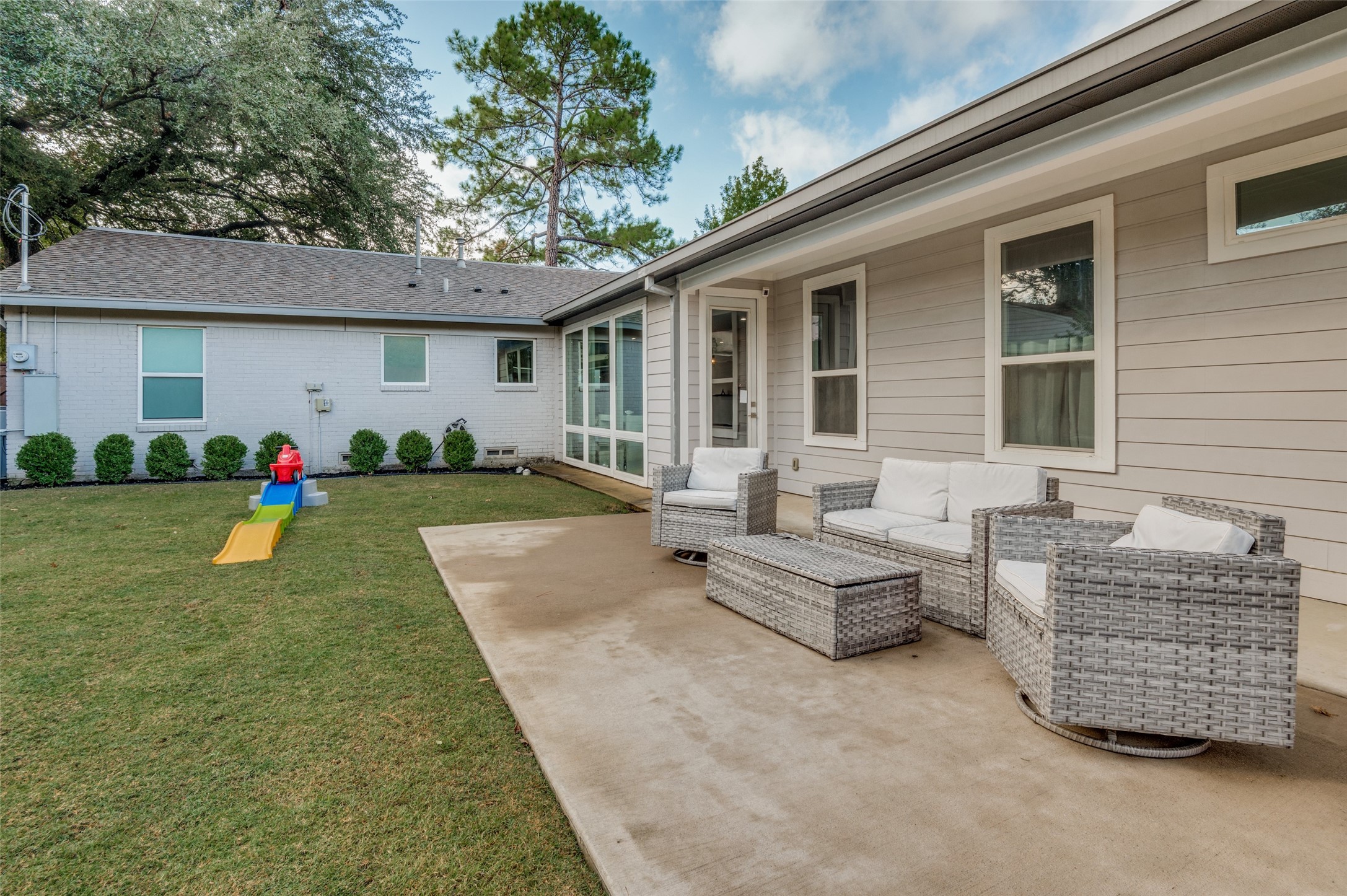 4015 Lively Lane