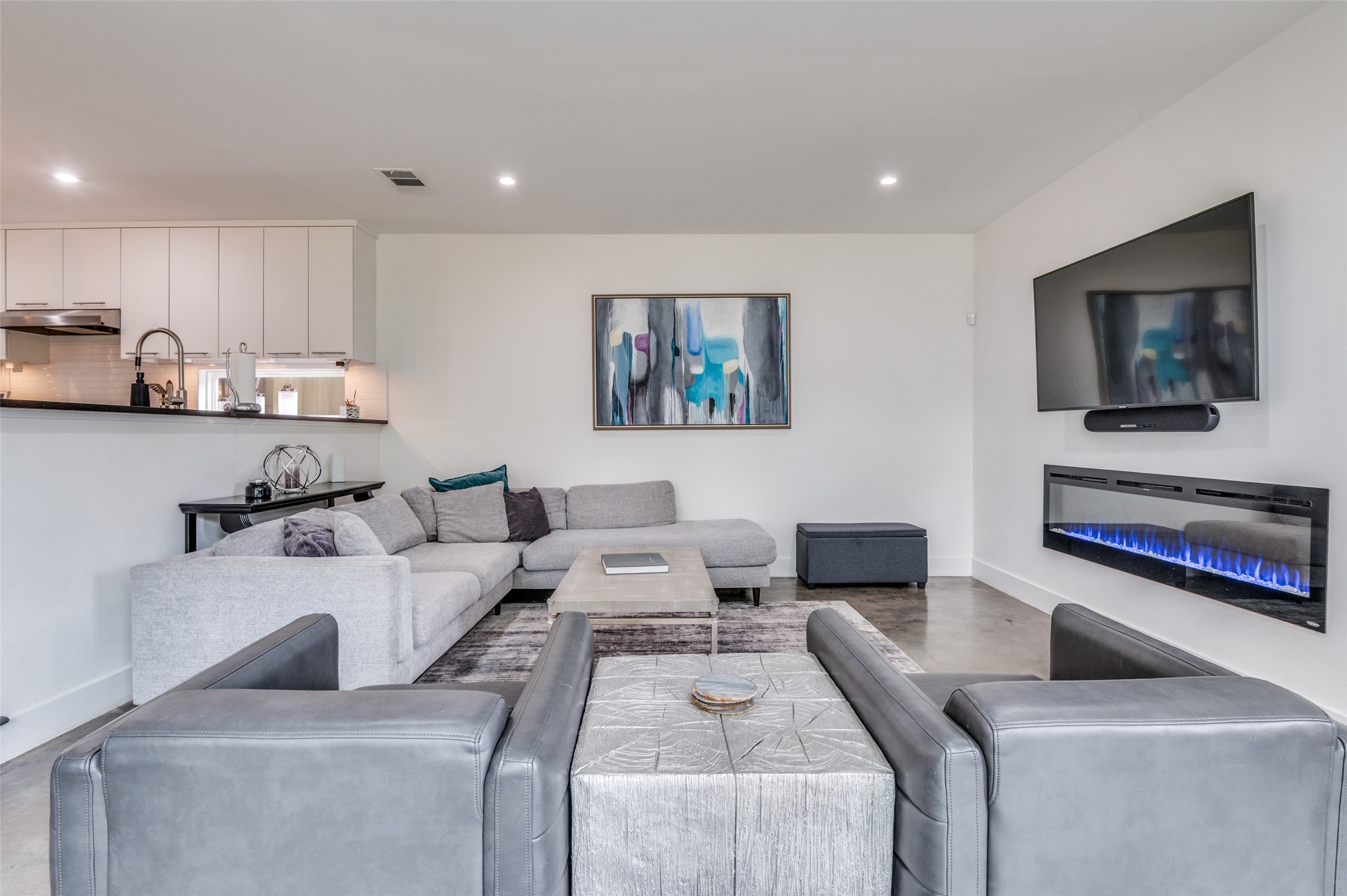 4015 Lively Lane