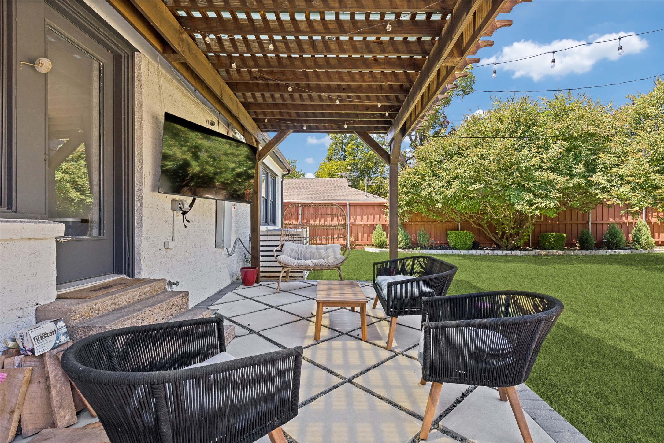 5931 Vickery Boulevard