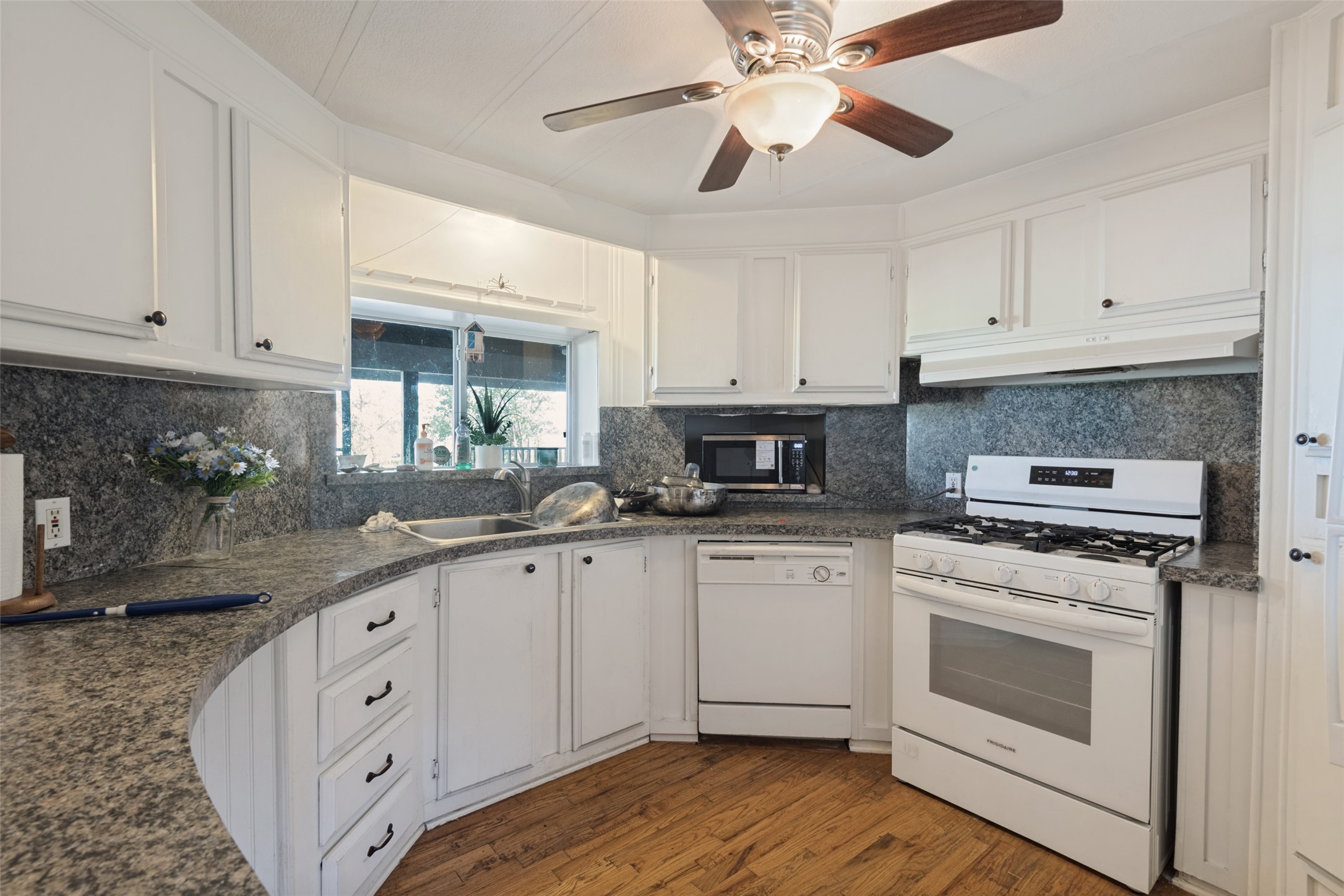 230 Overlook Trail